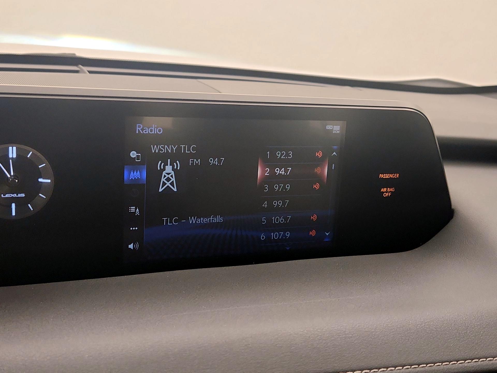 Thumbnail: 2021 Lexus UX - 15