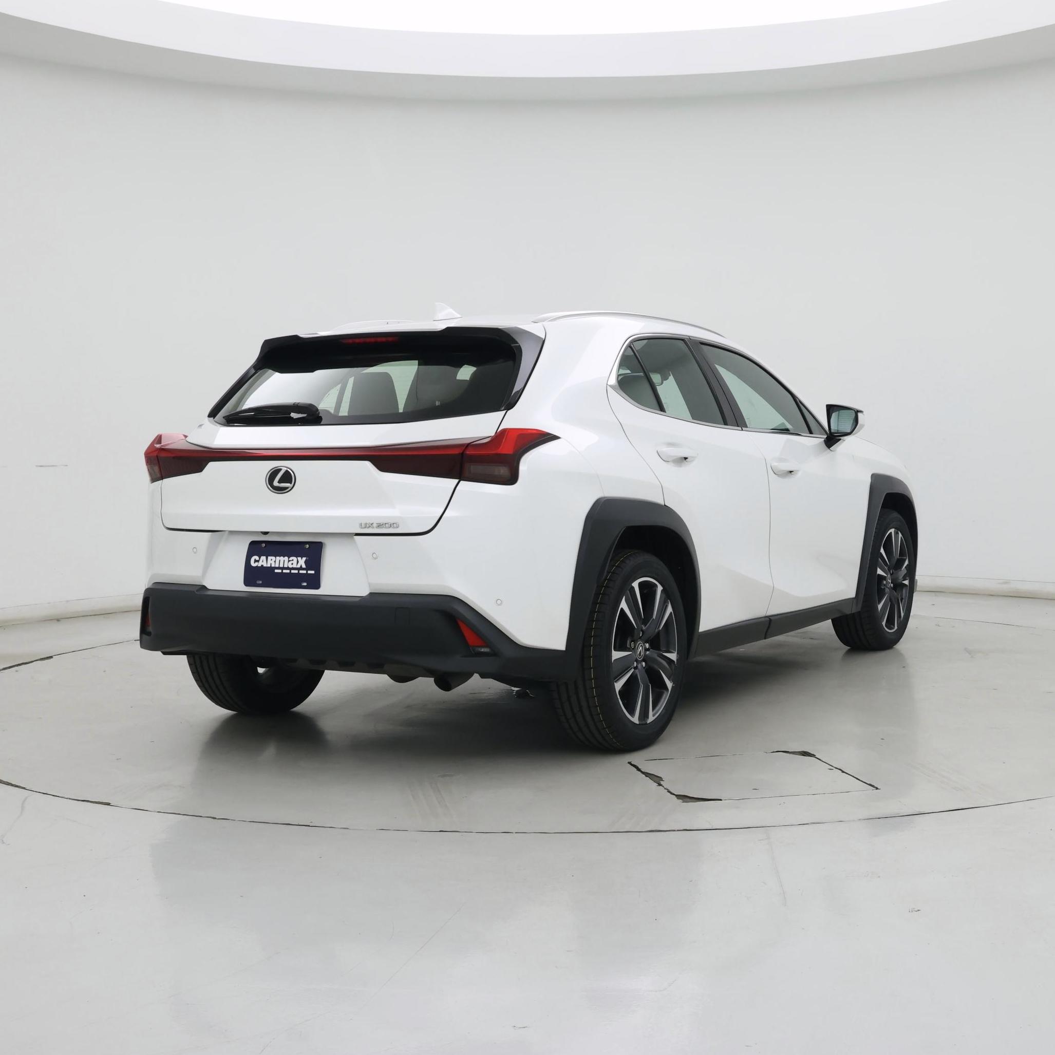 Thumbnail: 2021 Lexus UX - 8