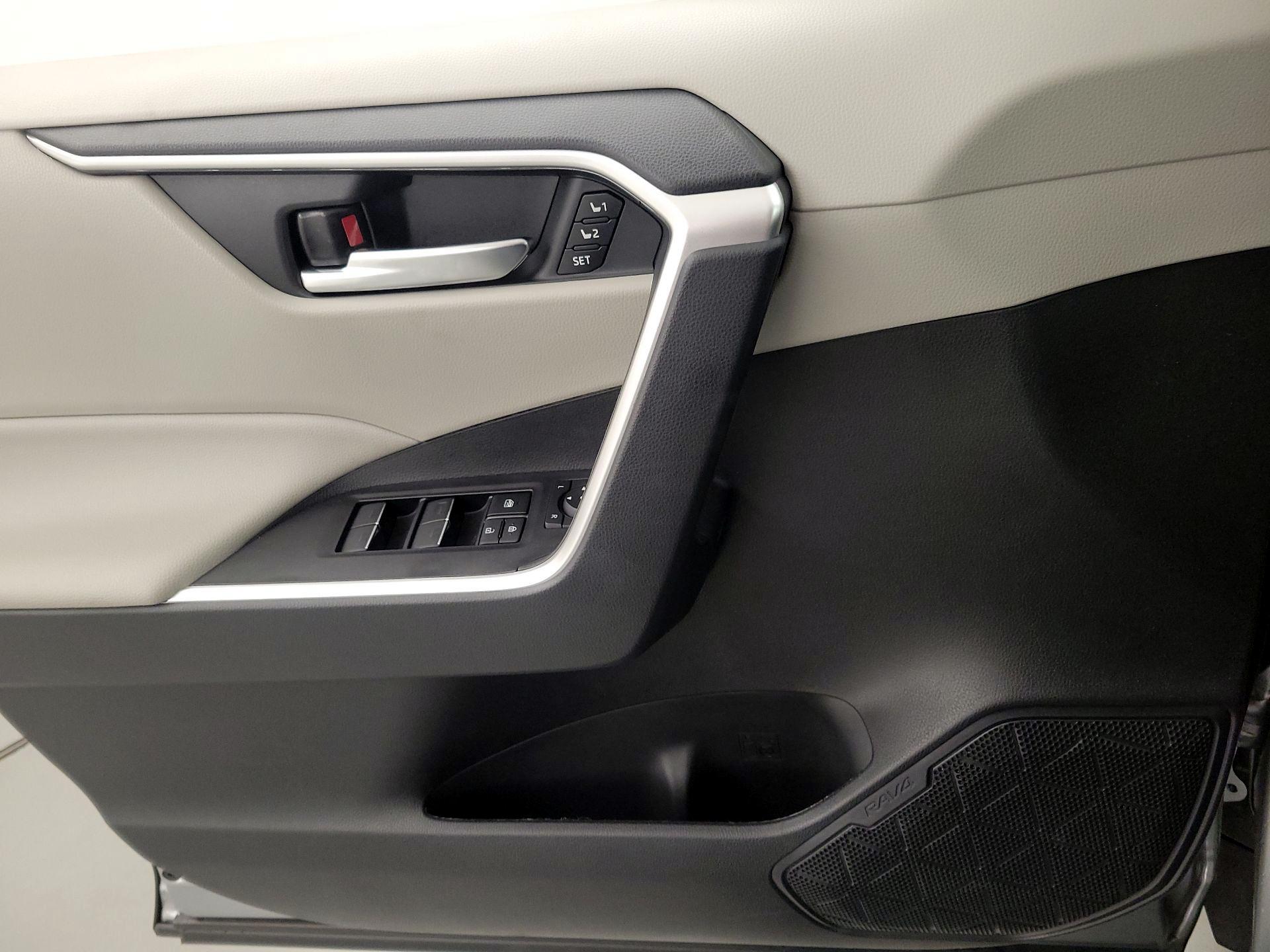 Thumbnail: 2024 Toyota RAV4 - 12