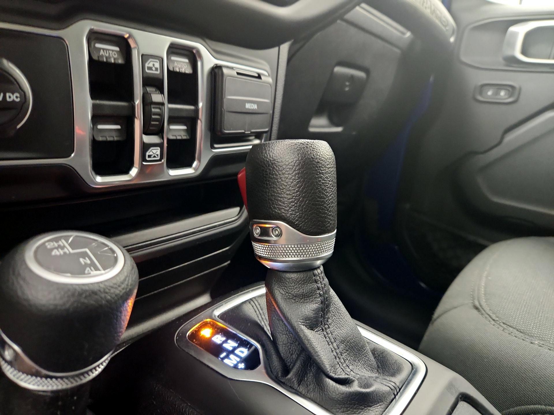 Thumbnail: 2019 Jeep Wrangler - 17