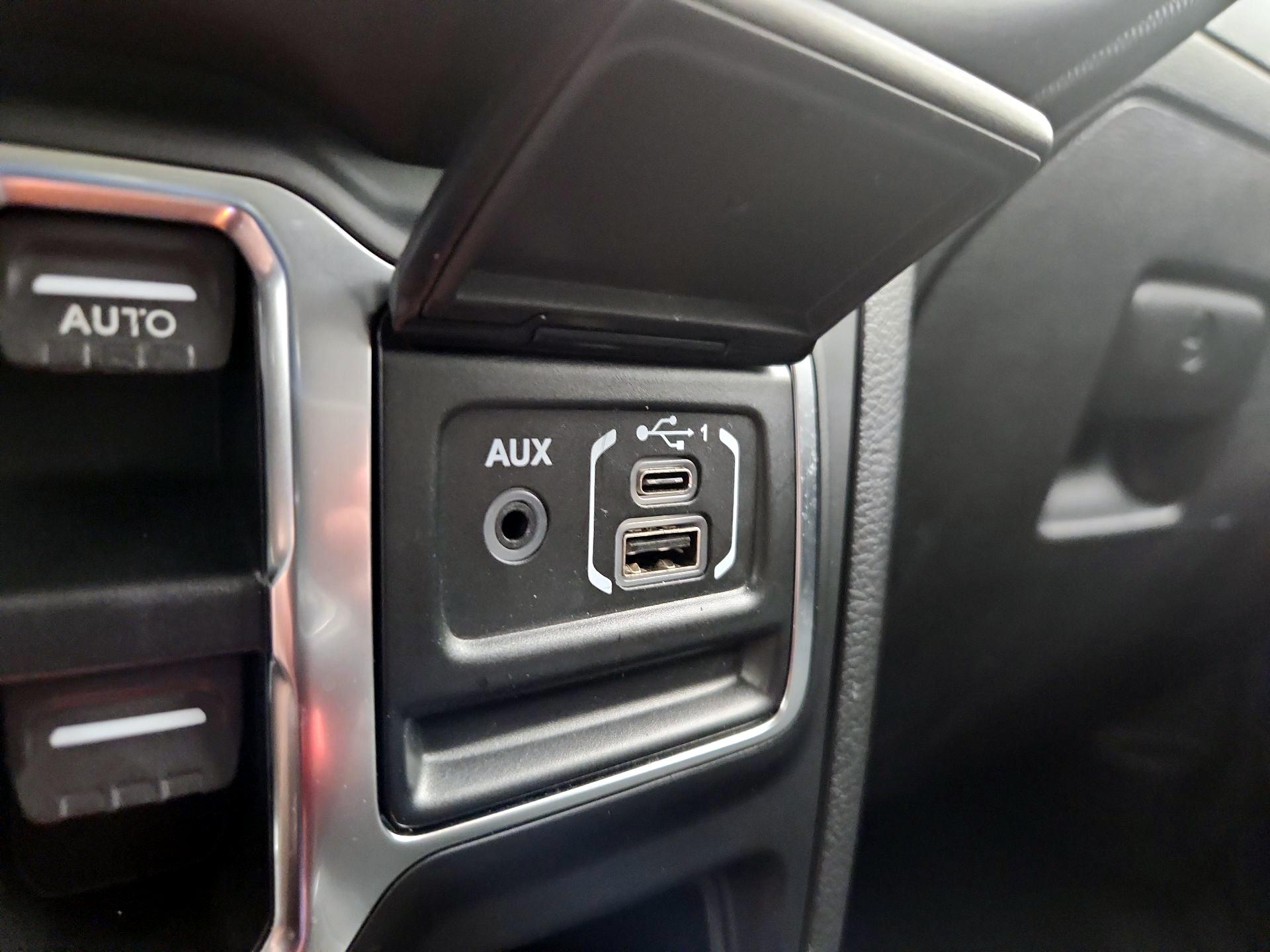 Thumbnail: 2019 Jeep Wrangler - 18