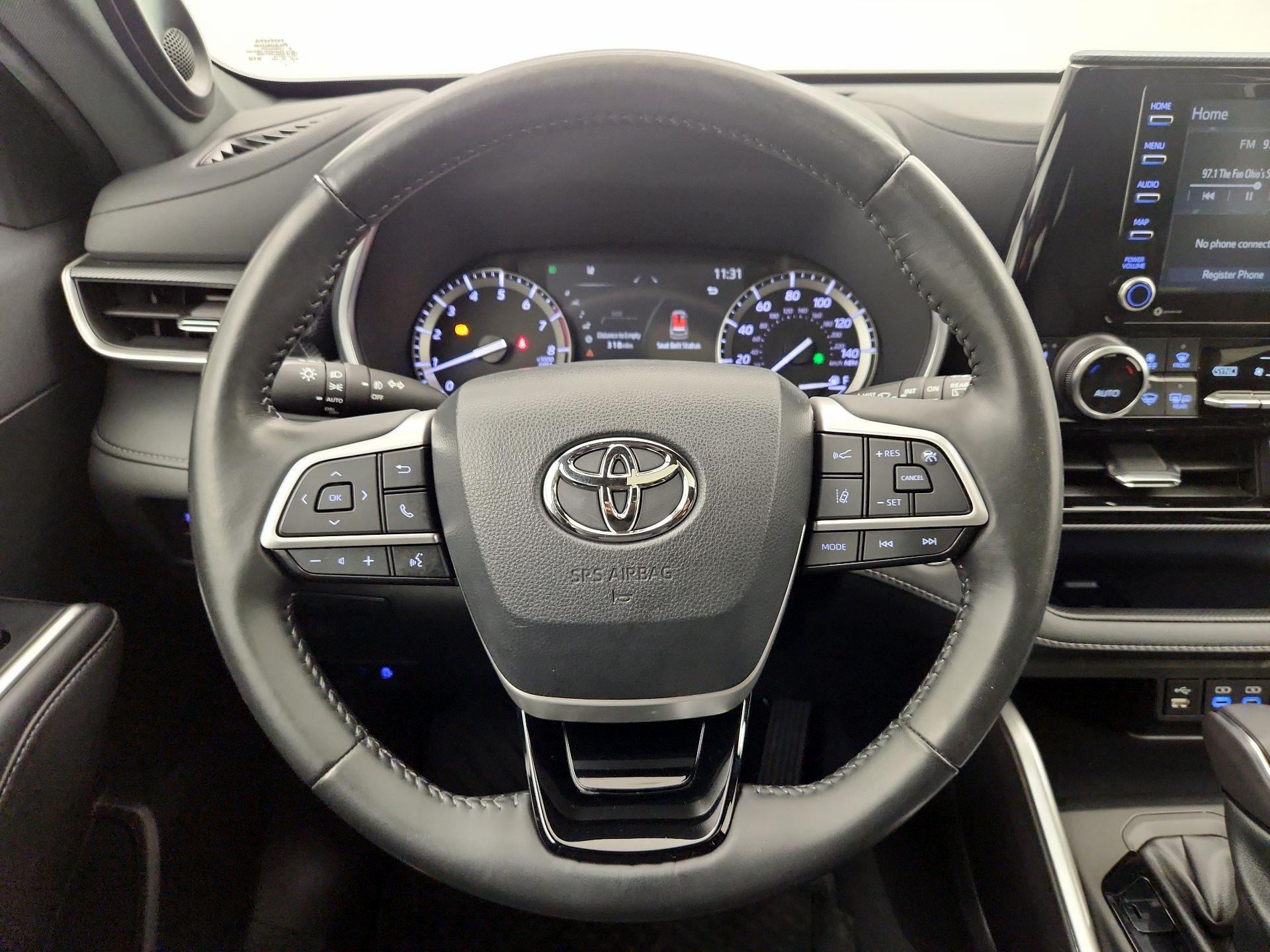 Thumbnail: 2022 Toyota Highlander - 10