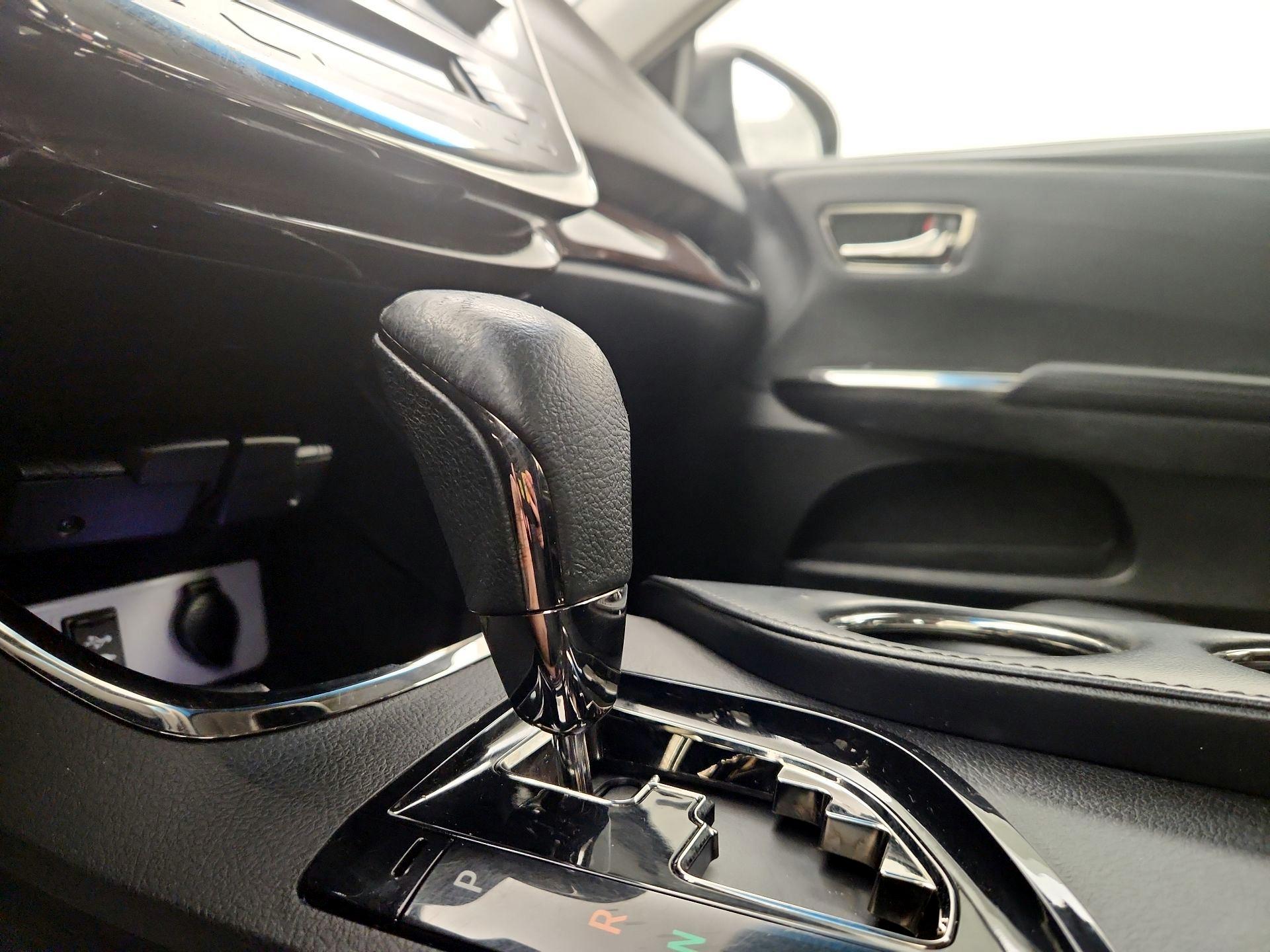 Thumbnail: 2015 Toyota Avalon - 17