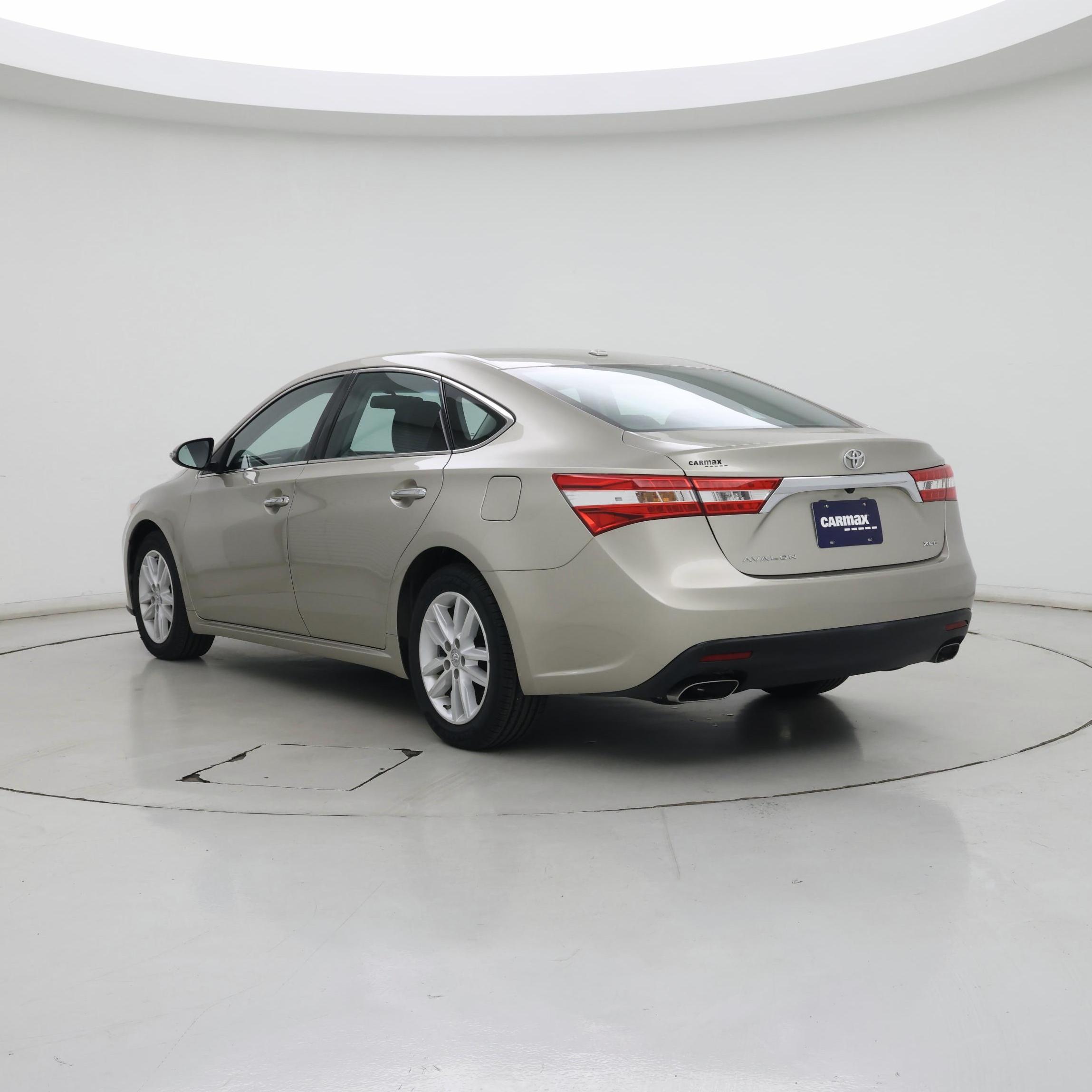 Thumbnail: 2015 Toyota Avalon - 2