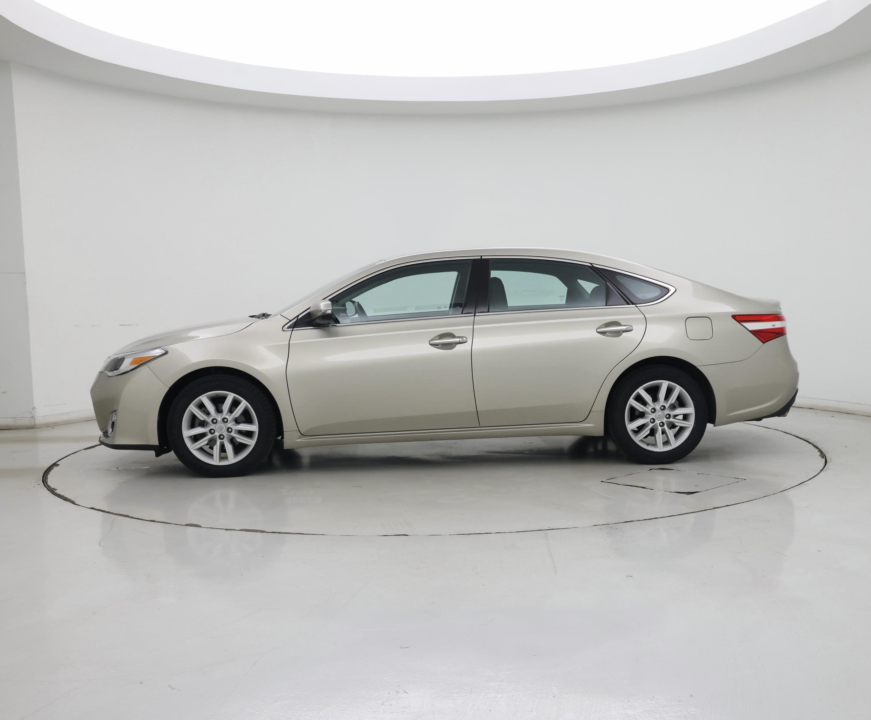 Thumbnail: 2015 Toyota Avalon - 3