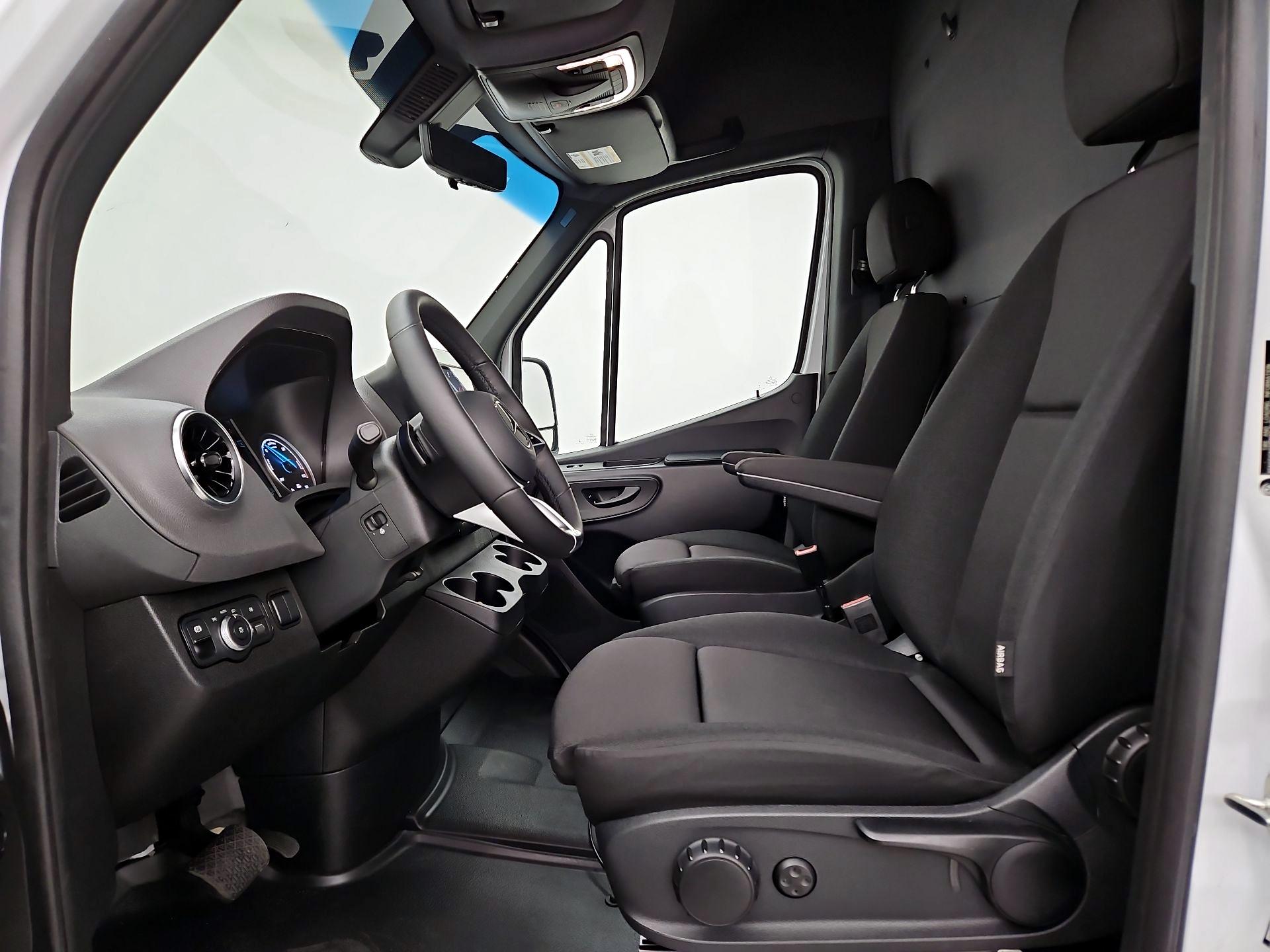 Thumbnail: 2024 Mercedes-Benz eSprinter - 11