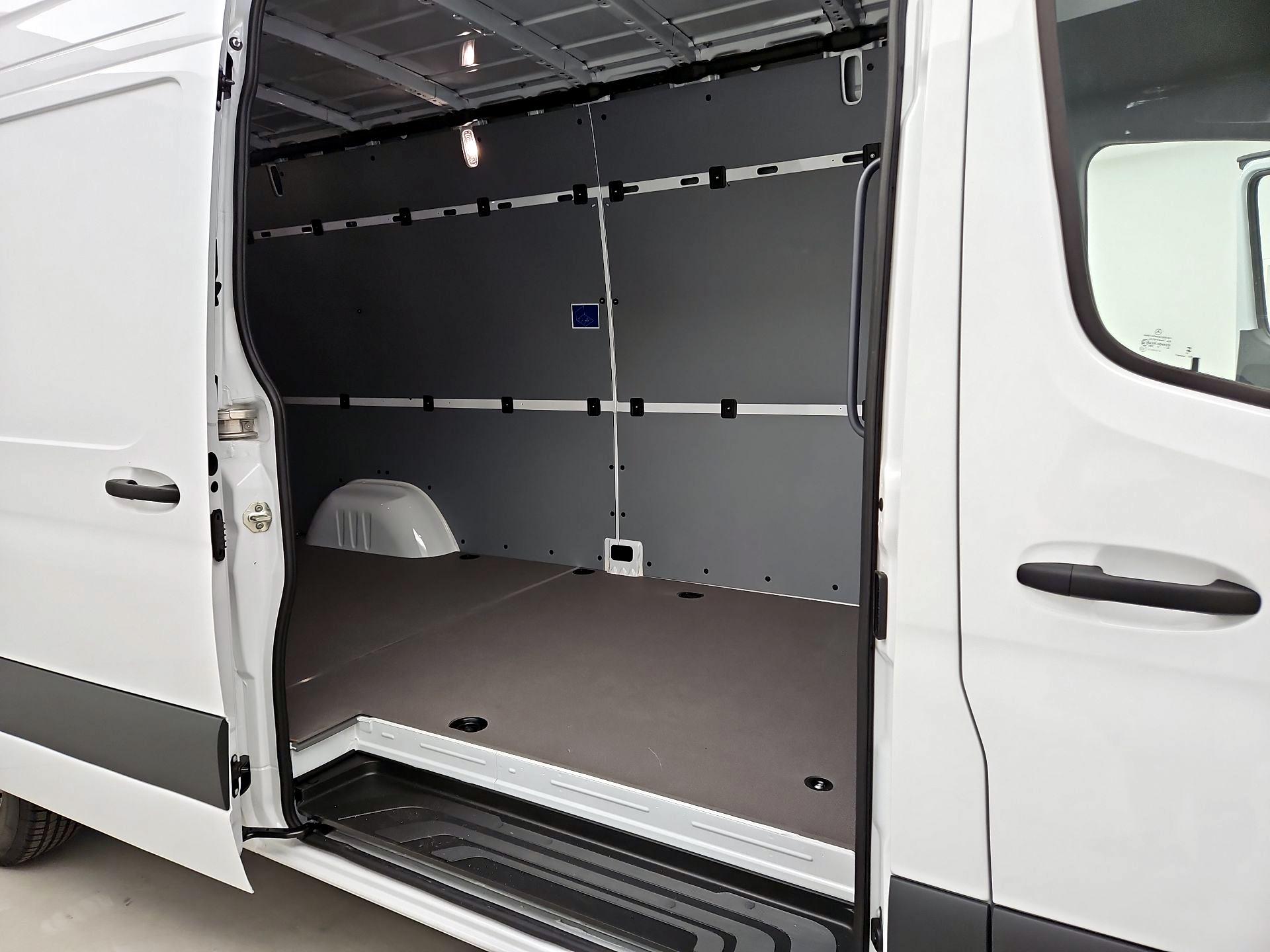 Thumbnail: 2024 Mercedes-Benz eSprinter - 20