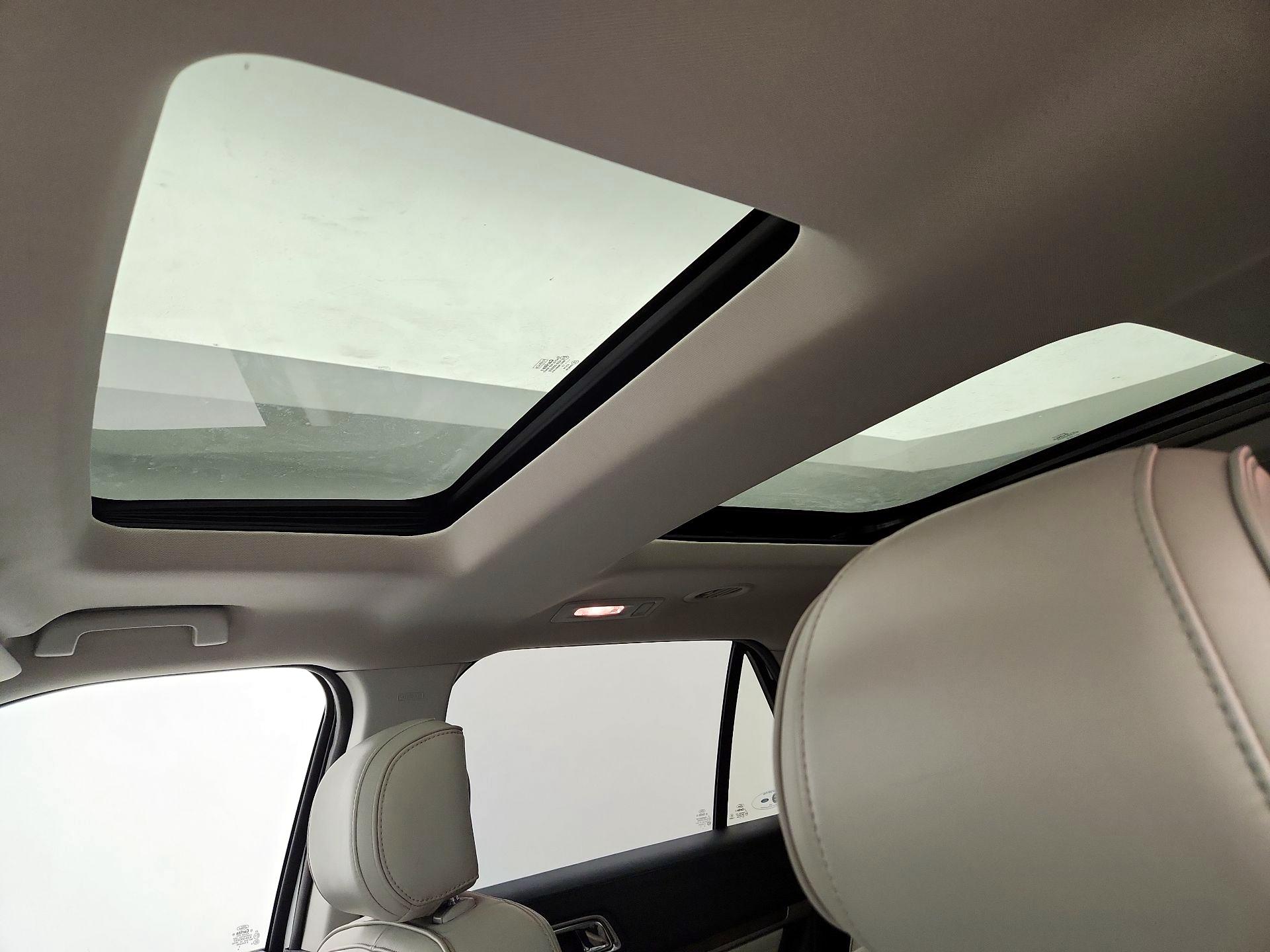 Thumbnail: 2016 Ford Explorer - 20