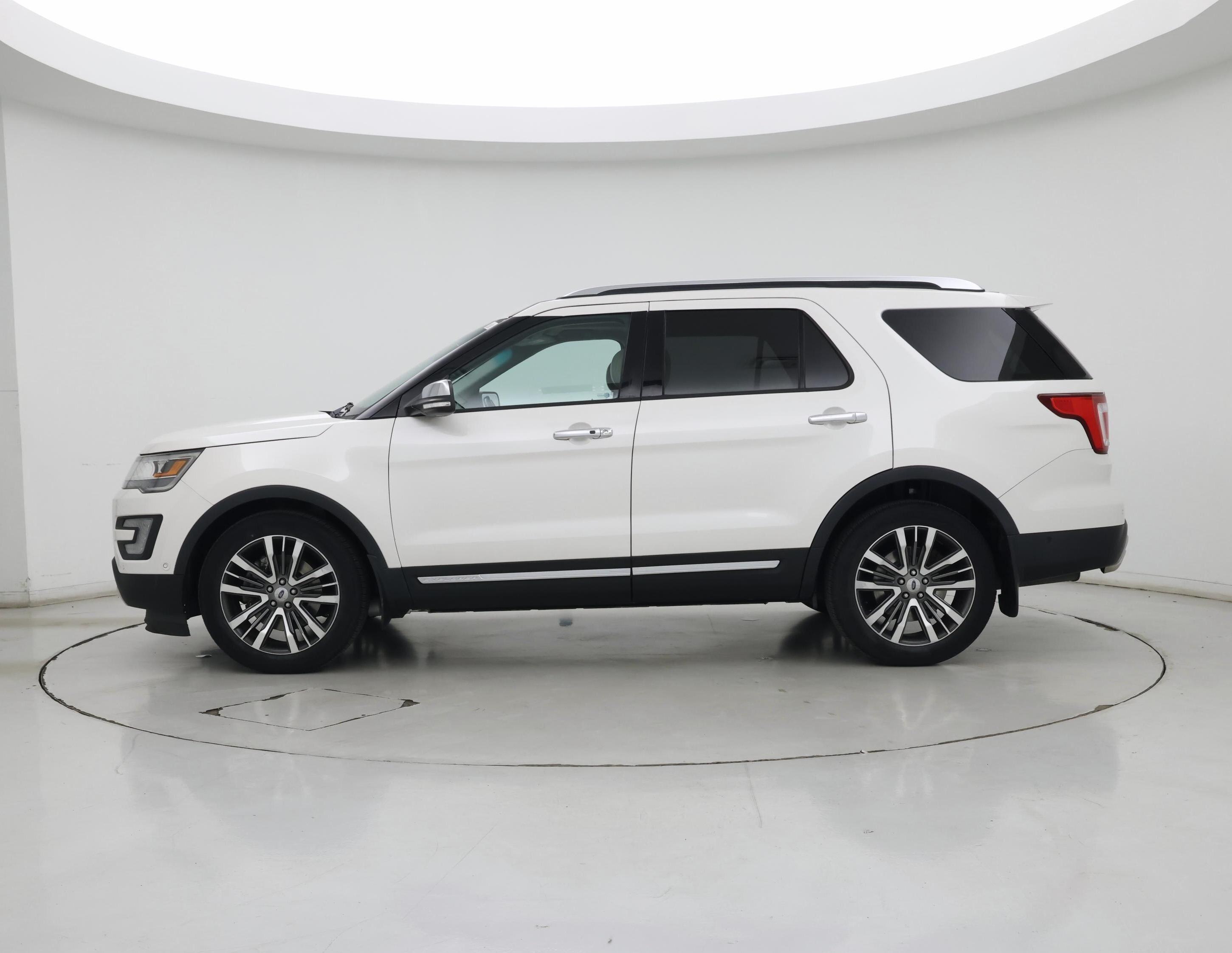 Thumbnail: 2016 Ford Explorer - 3