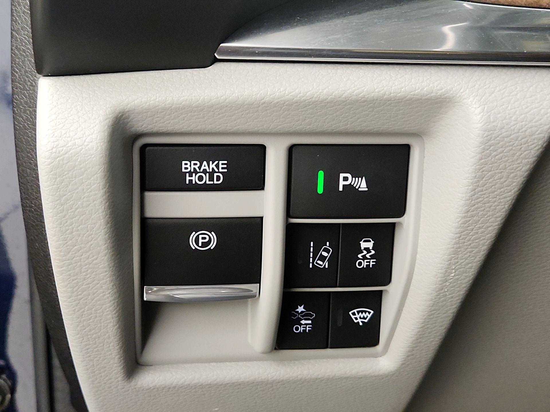 Thumbnail: 2019 Acura MDX - 13