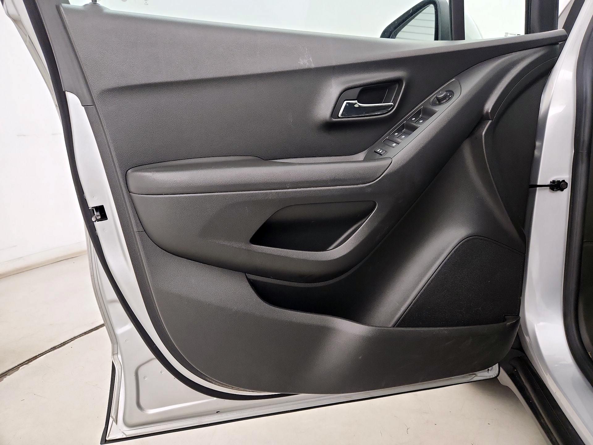 Thumbnail: 2021 Chevrolet Trax - 12
