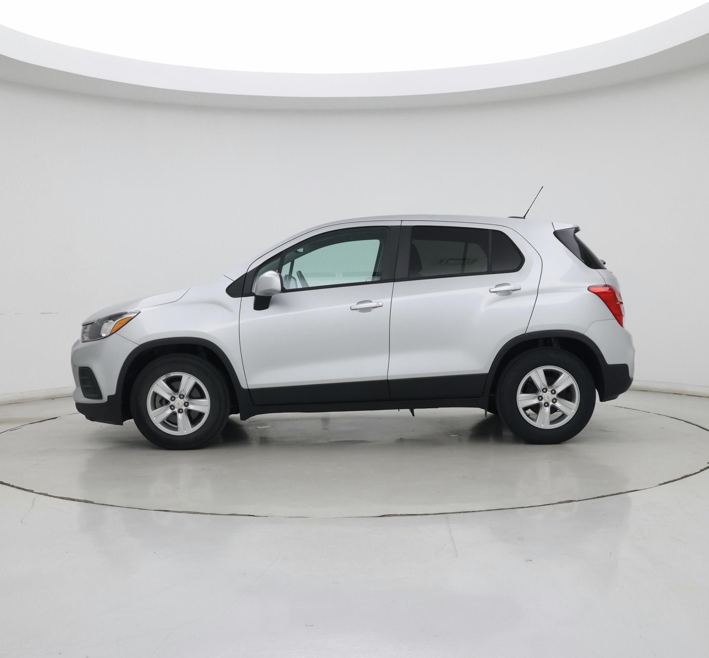 Thumbnail: 2021 Chevrolet Trax - 3