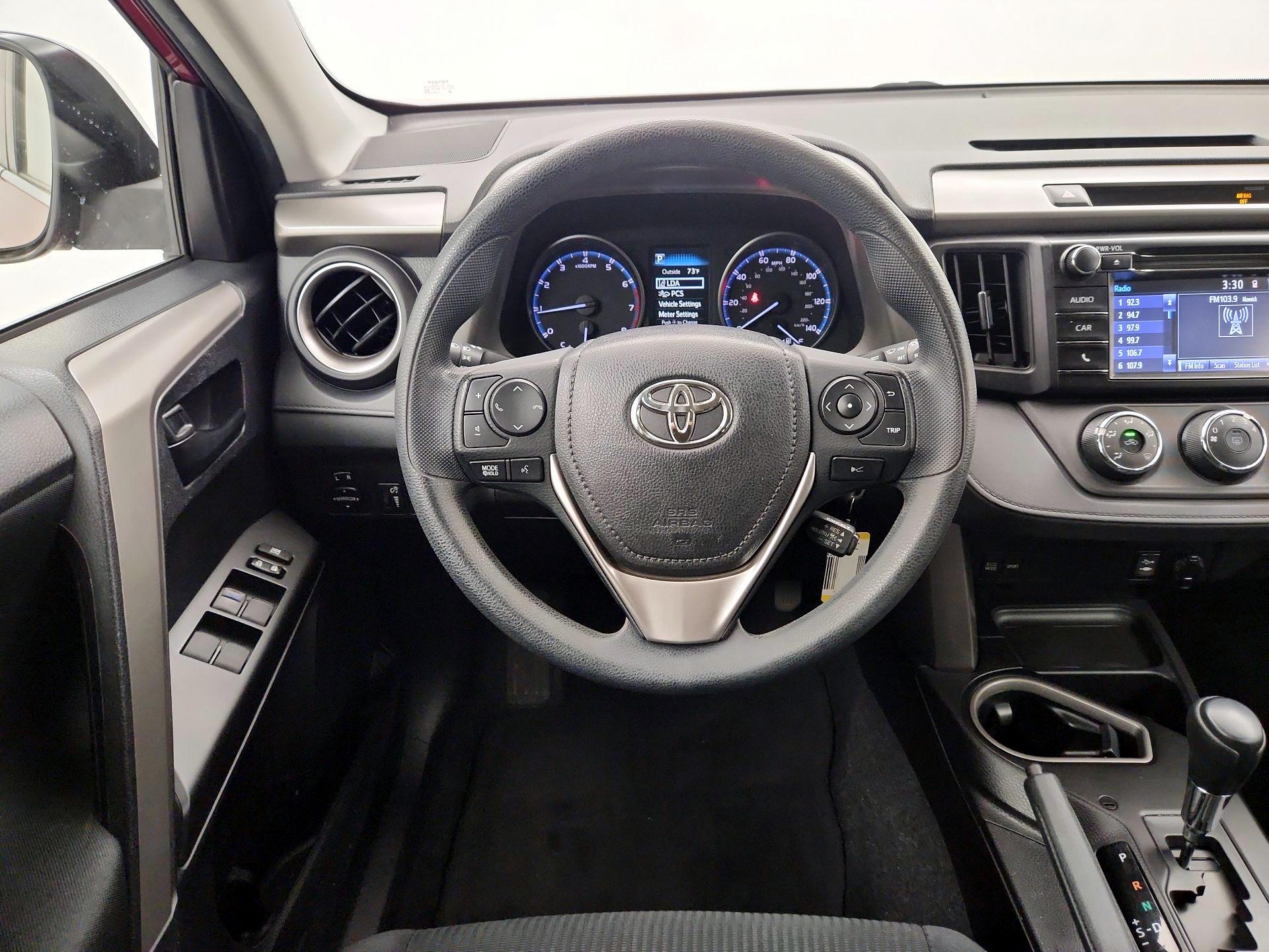 Thumbnail: 2018 Toyota RAV4 - 10