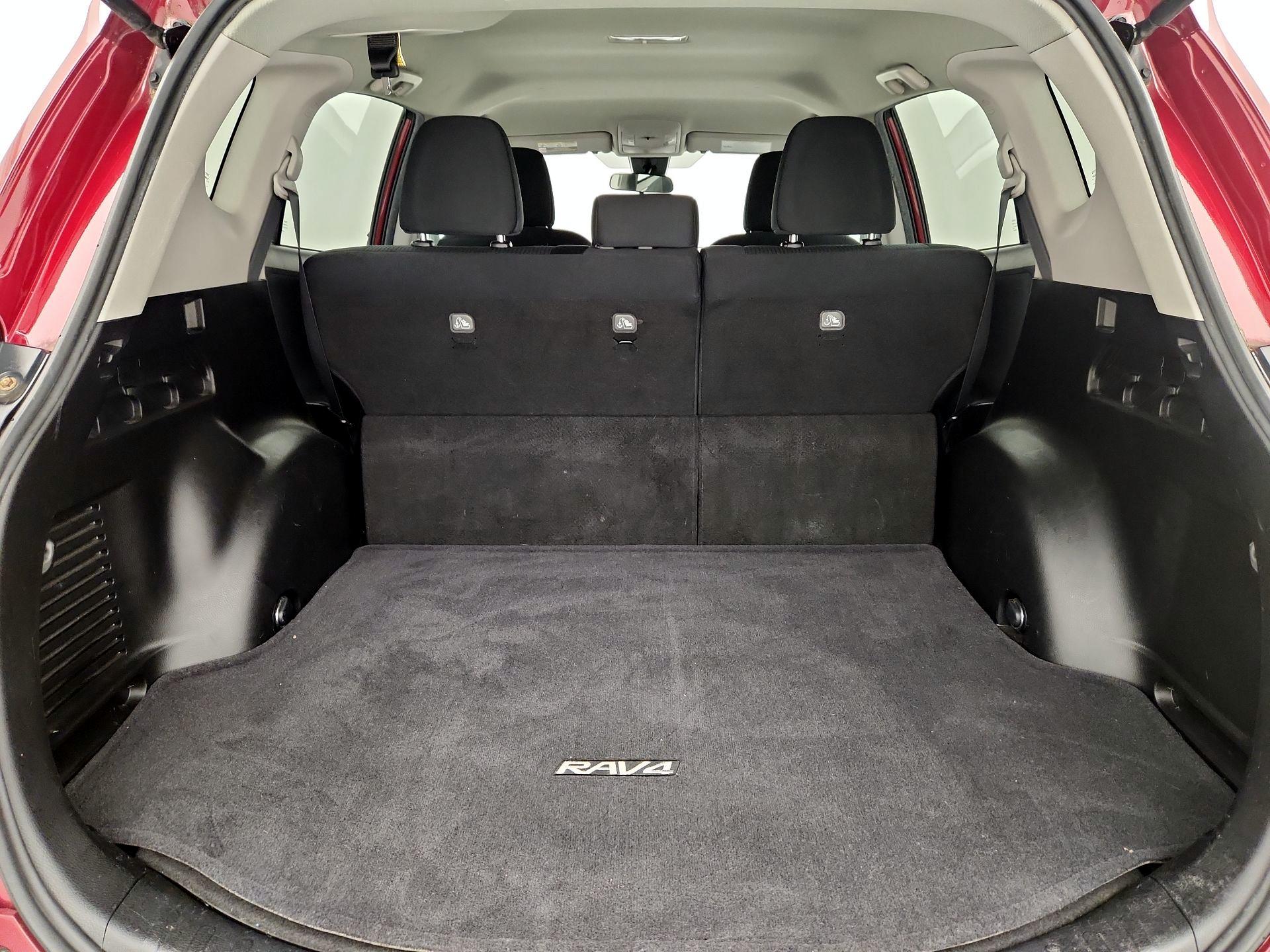 Thumbnail: 2018 Toyota RAV4 - 20