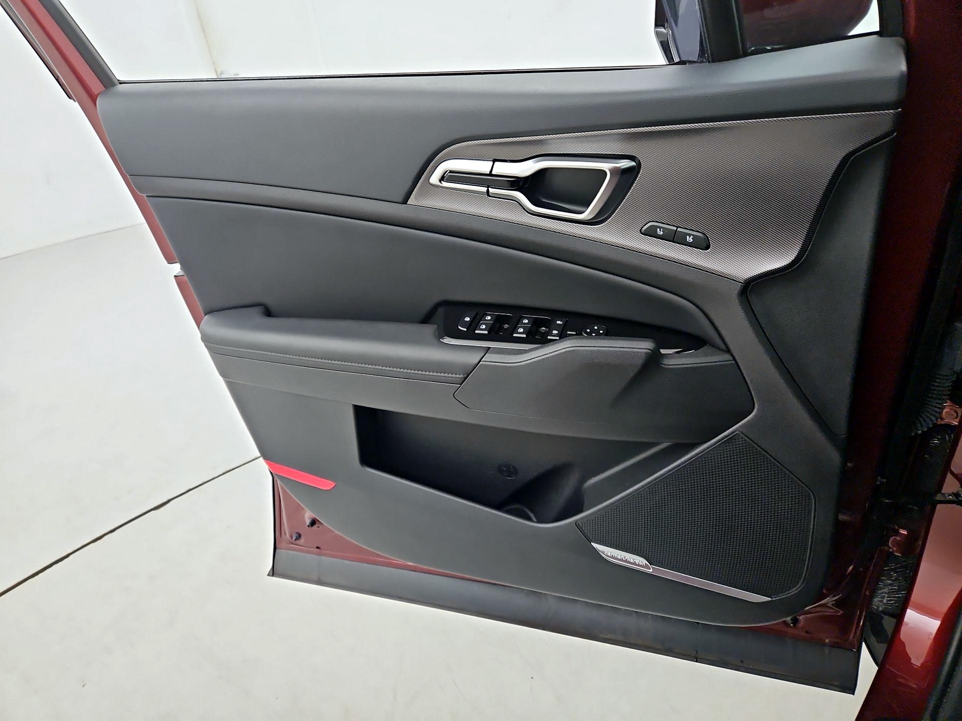 Thumbnail: 2025 Kia Sportage - 12