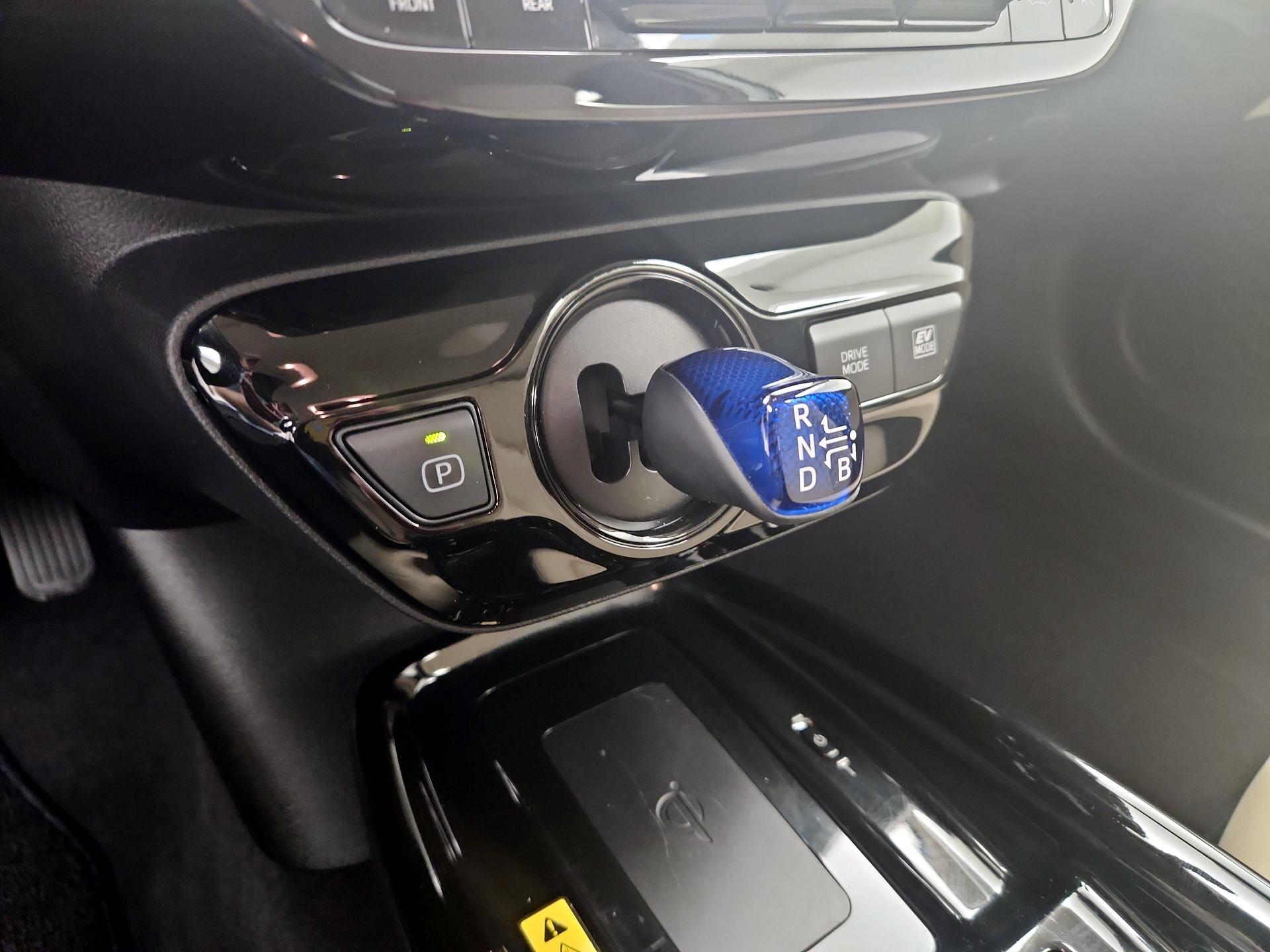 Thumbnail: 2021 Toyota Prius - 17