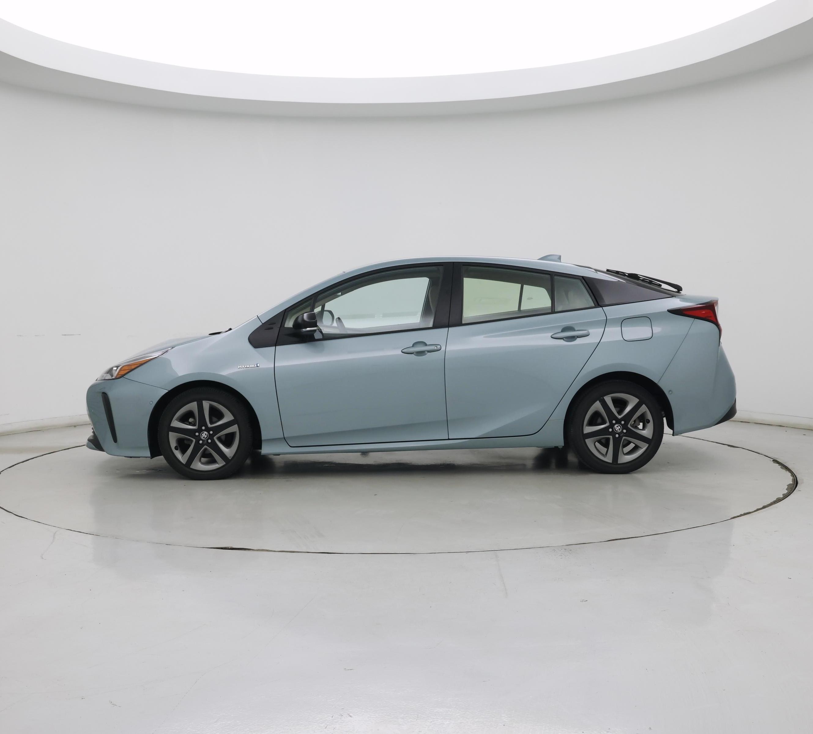 Thumbnail: 2021 Toyota Prius - 3