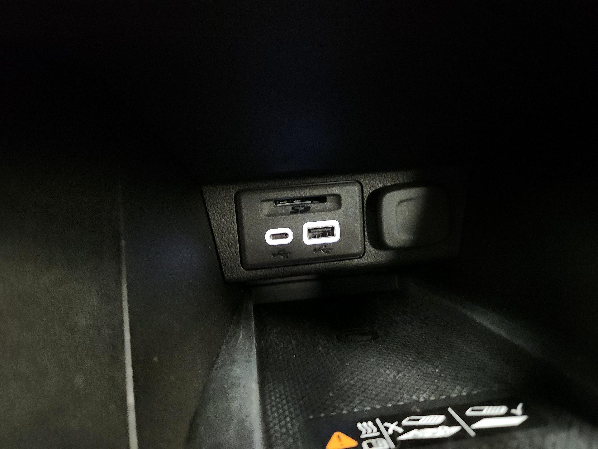Thumbnail: 2023 Chevrolet Bolt EV - 18