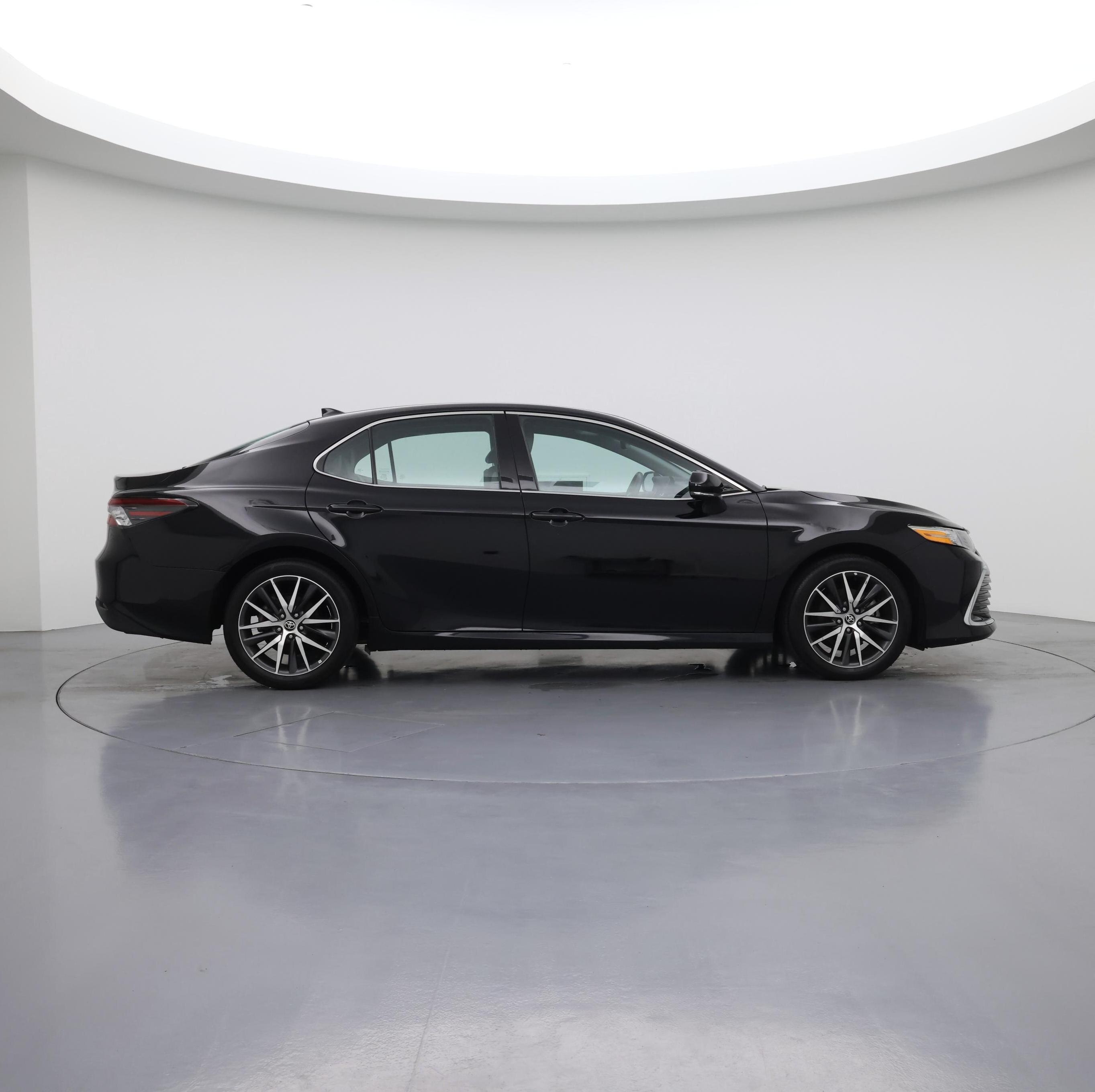 Thumbnail: 2022 Toyota Camry - 7