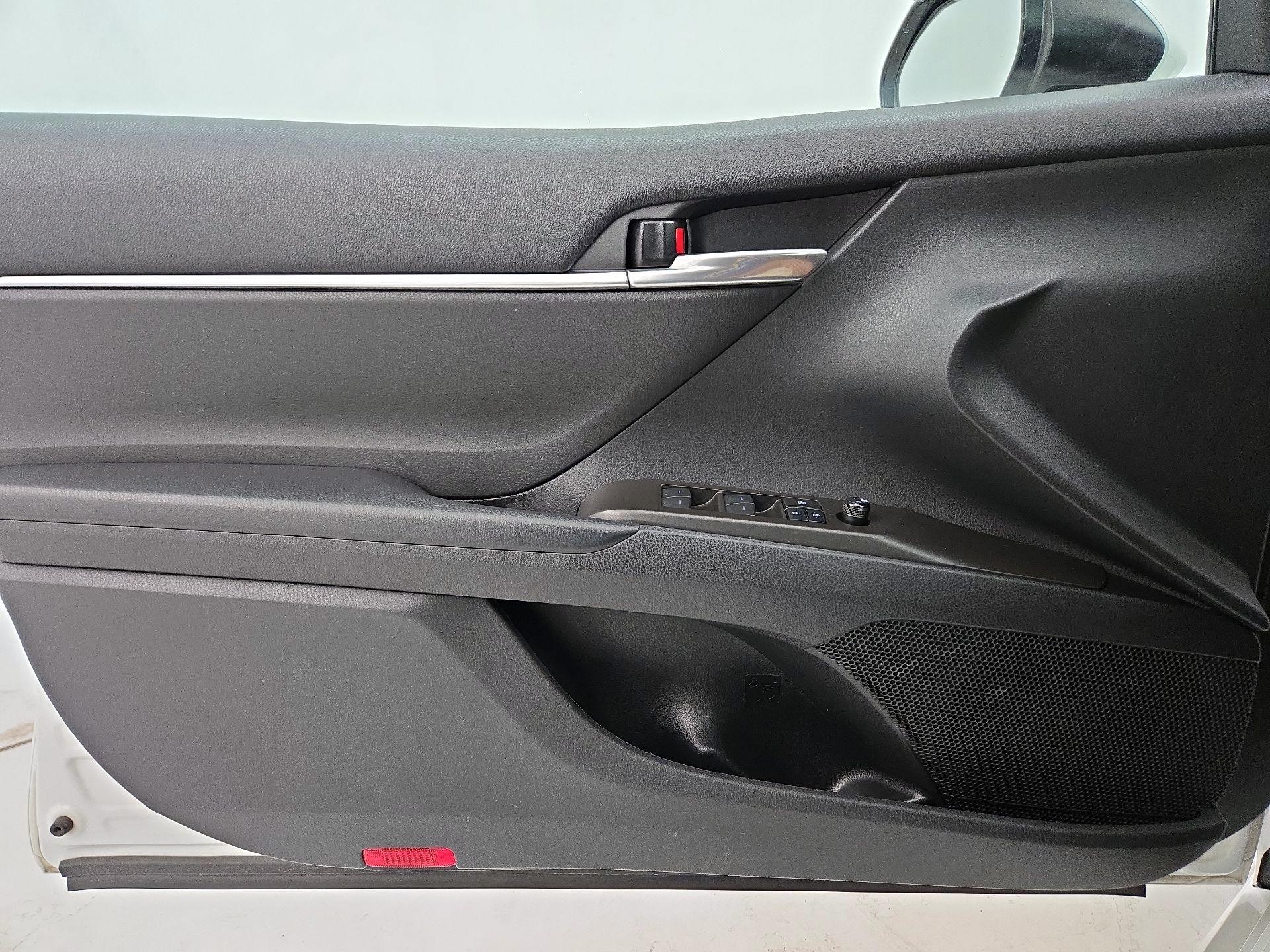 Thumbnail: 2021 Toyota Camry - 12