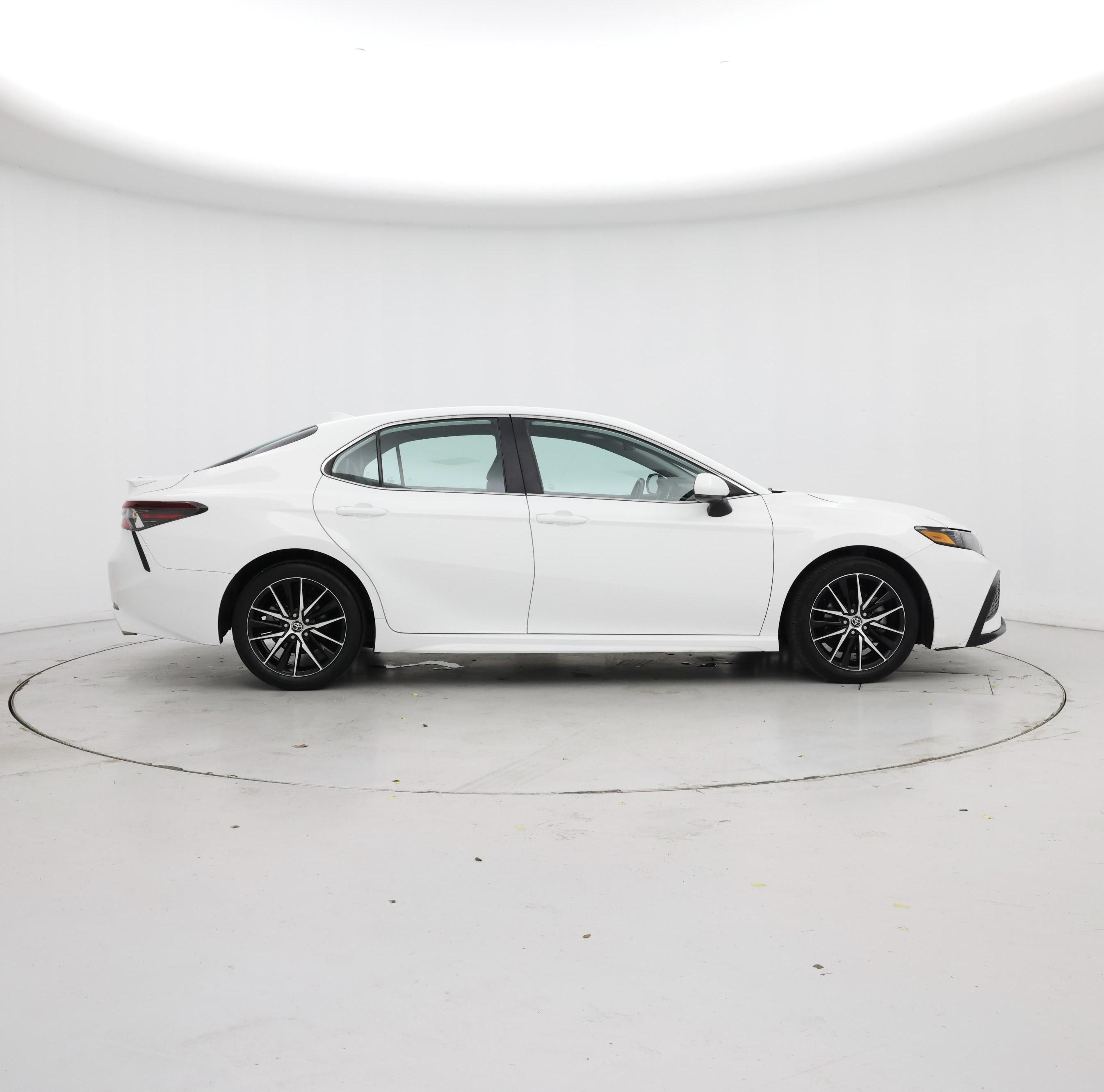 Thumbnail: 2021 Toyota Camry - 7