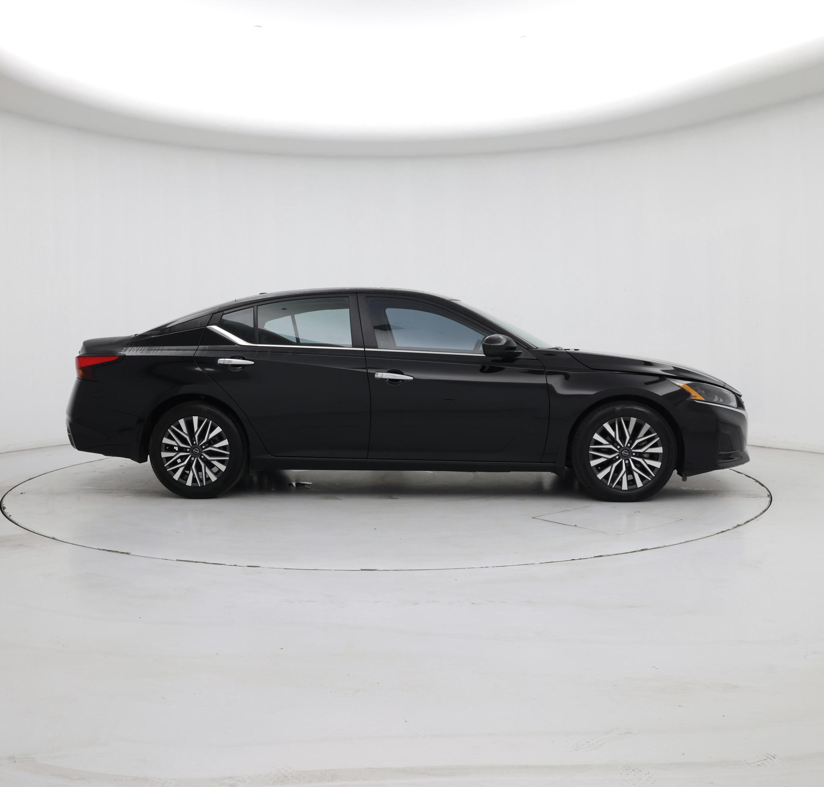 Thumbnail: 2023 Nissan Altima - 7
