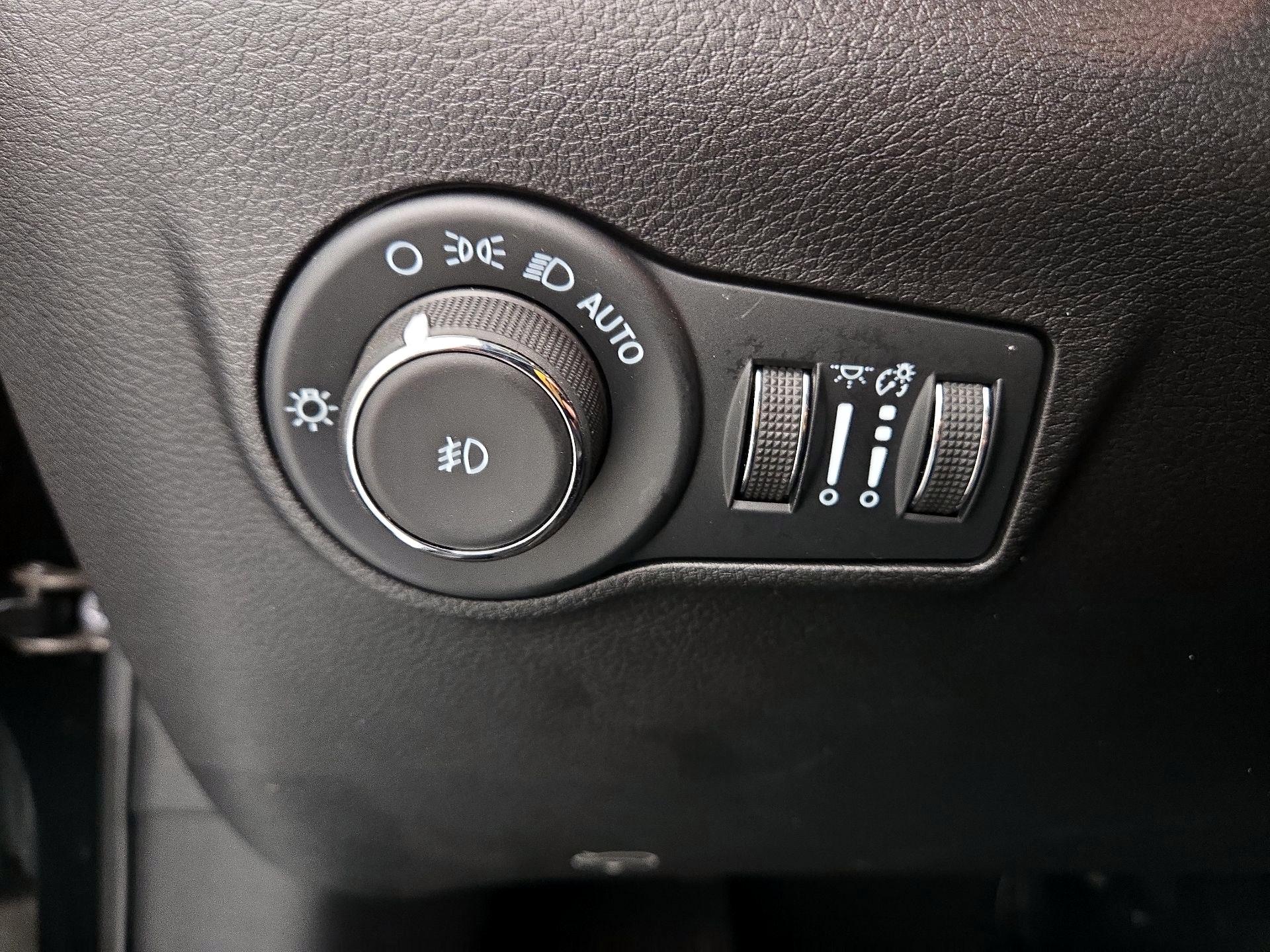Thumbnail: 2022 Jeep Compass - 13