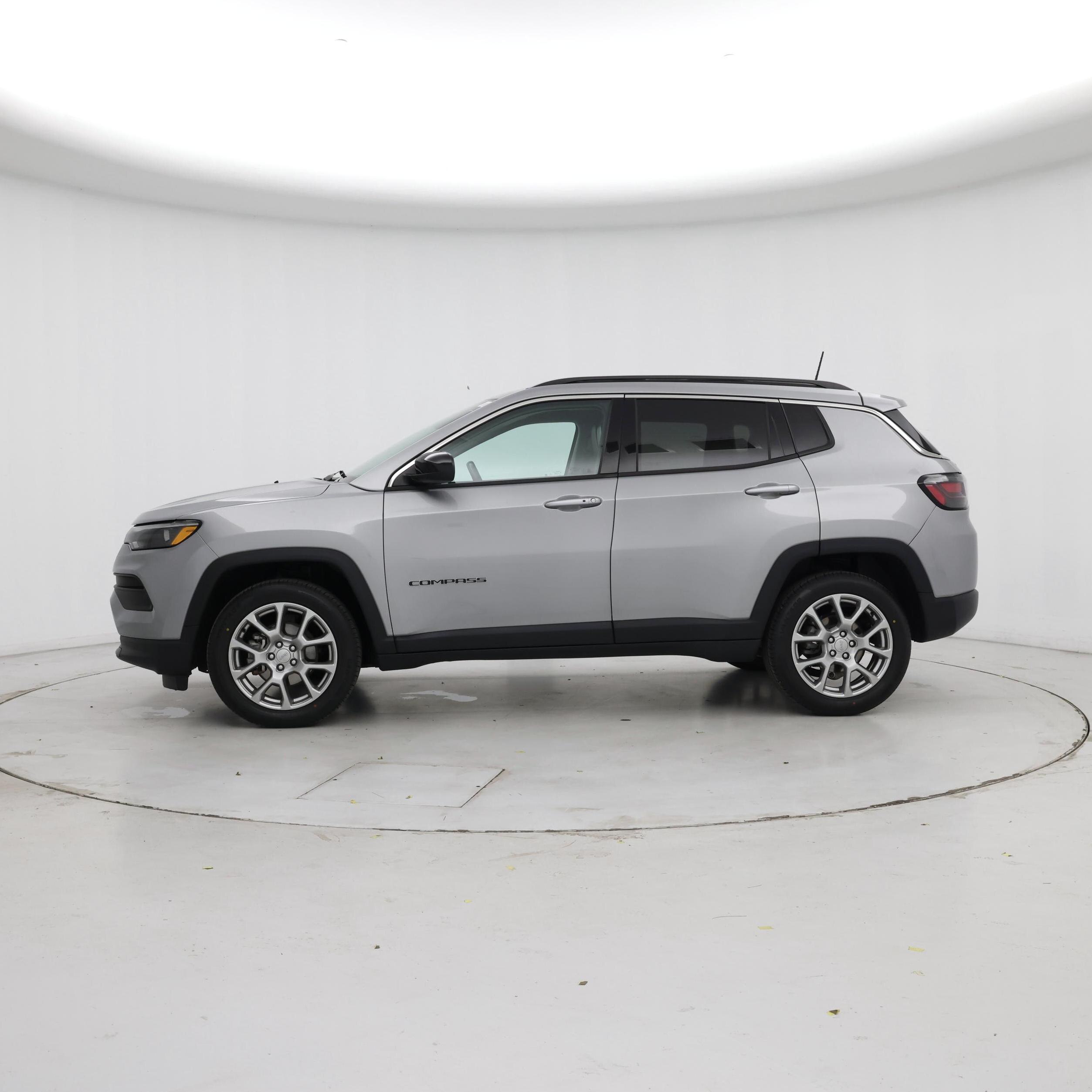 Thumbnail: 2022 Jeep Compass - 3