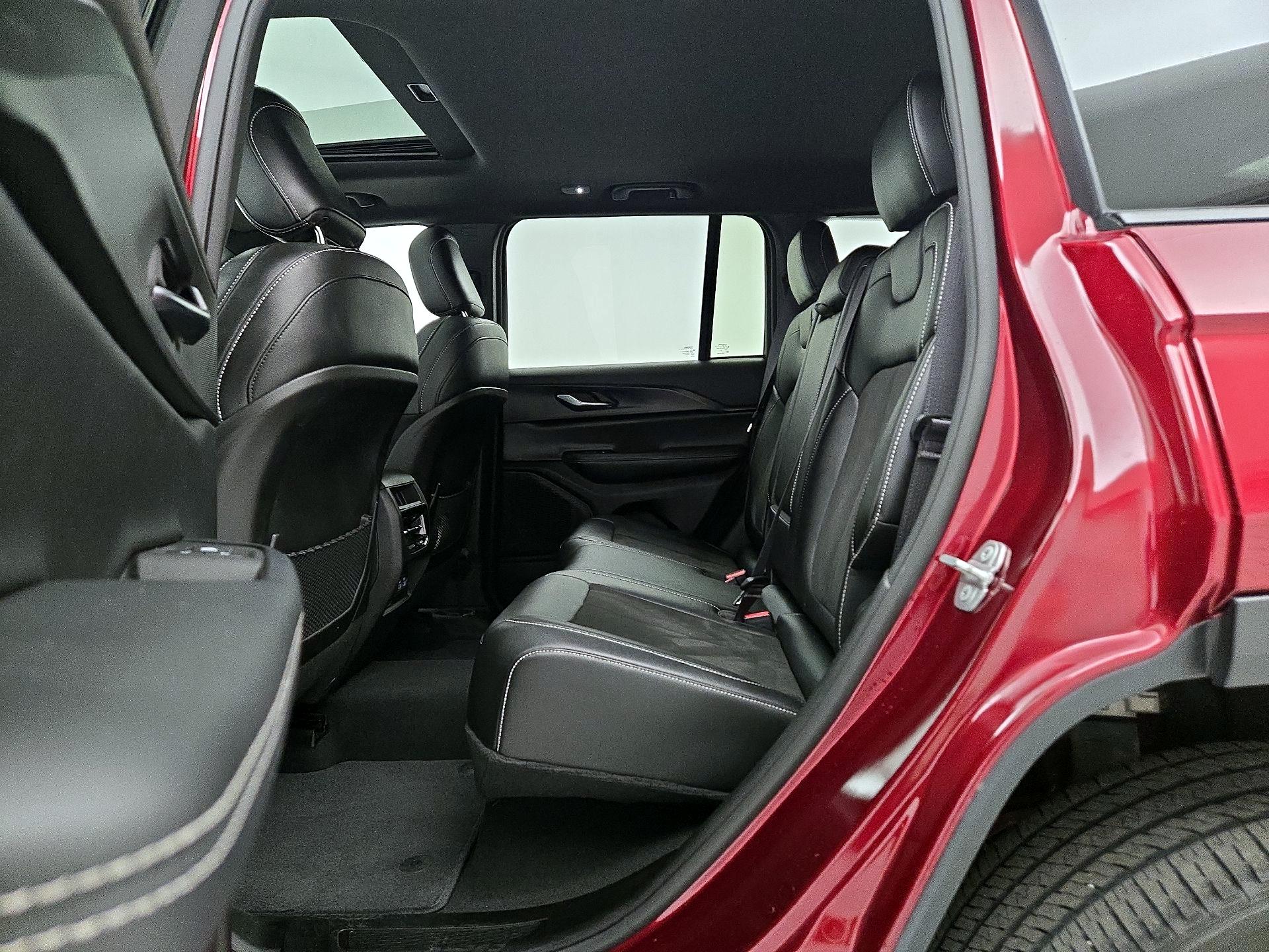 Thumbnail: 2023 Jeep Grand Cherokee - 20