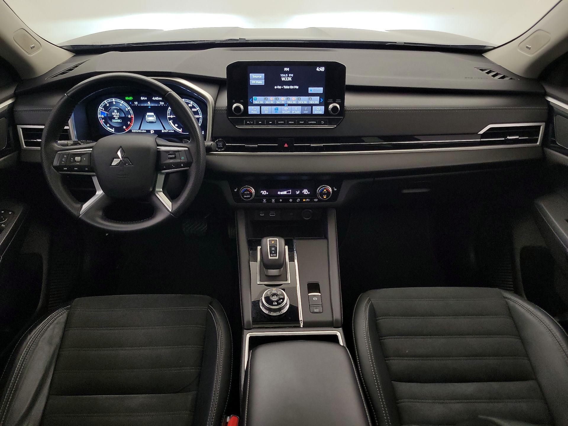 Thumbnail: 2022 Mitsubishi Outlander - 9