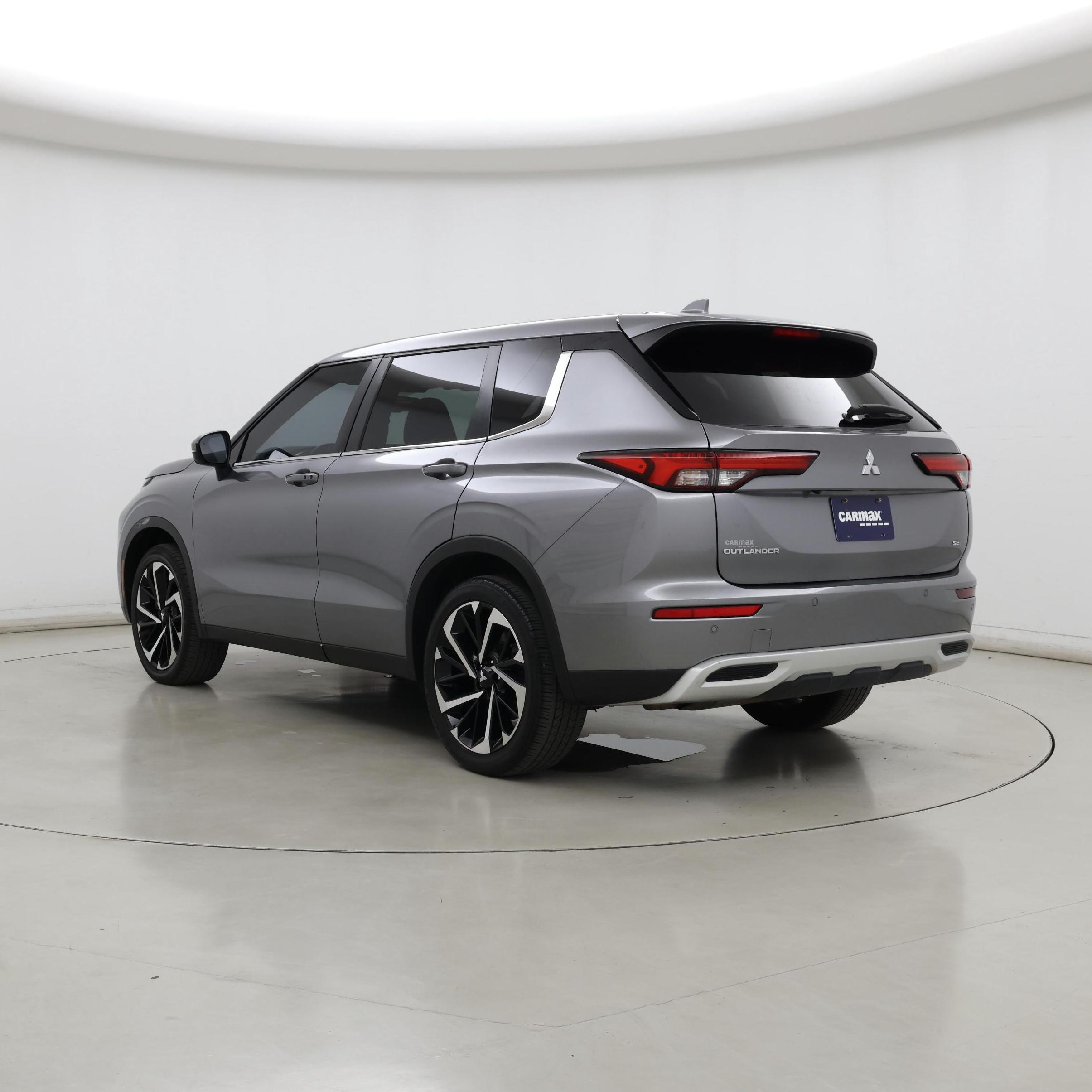 Thumbnail: 2022 Mitsubishi Outlander - 2