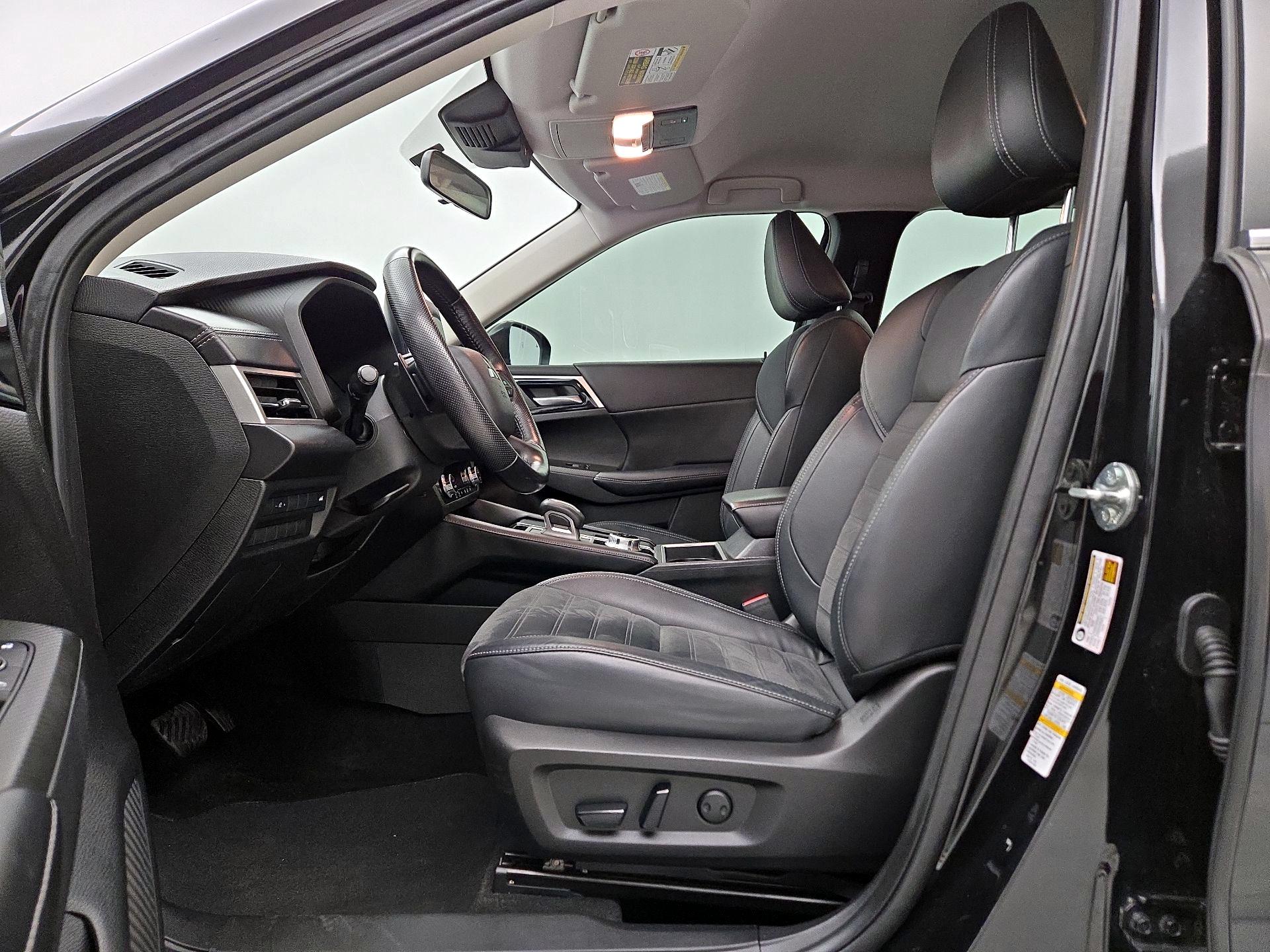 Thumbnail: 2022 Mitsubishi Outlander - 11
