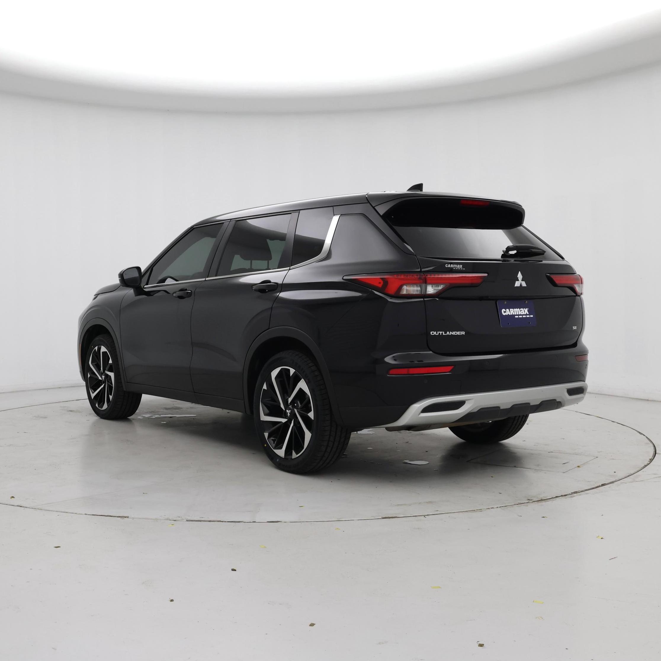 Thumbnail: 2022 Mitsubishi Outlander - 2