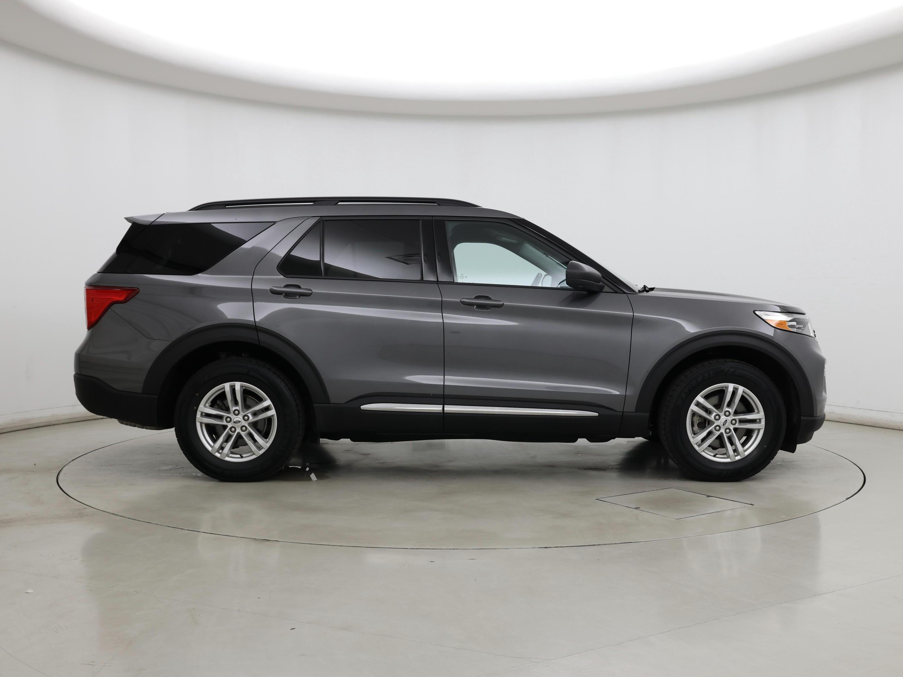Thumbnail: 2021 Ford Explorer - 7