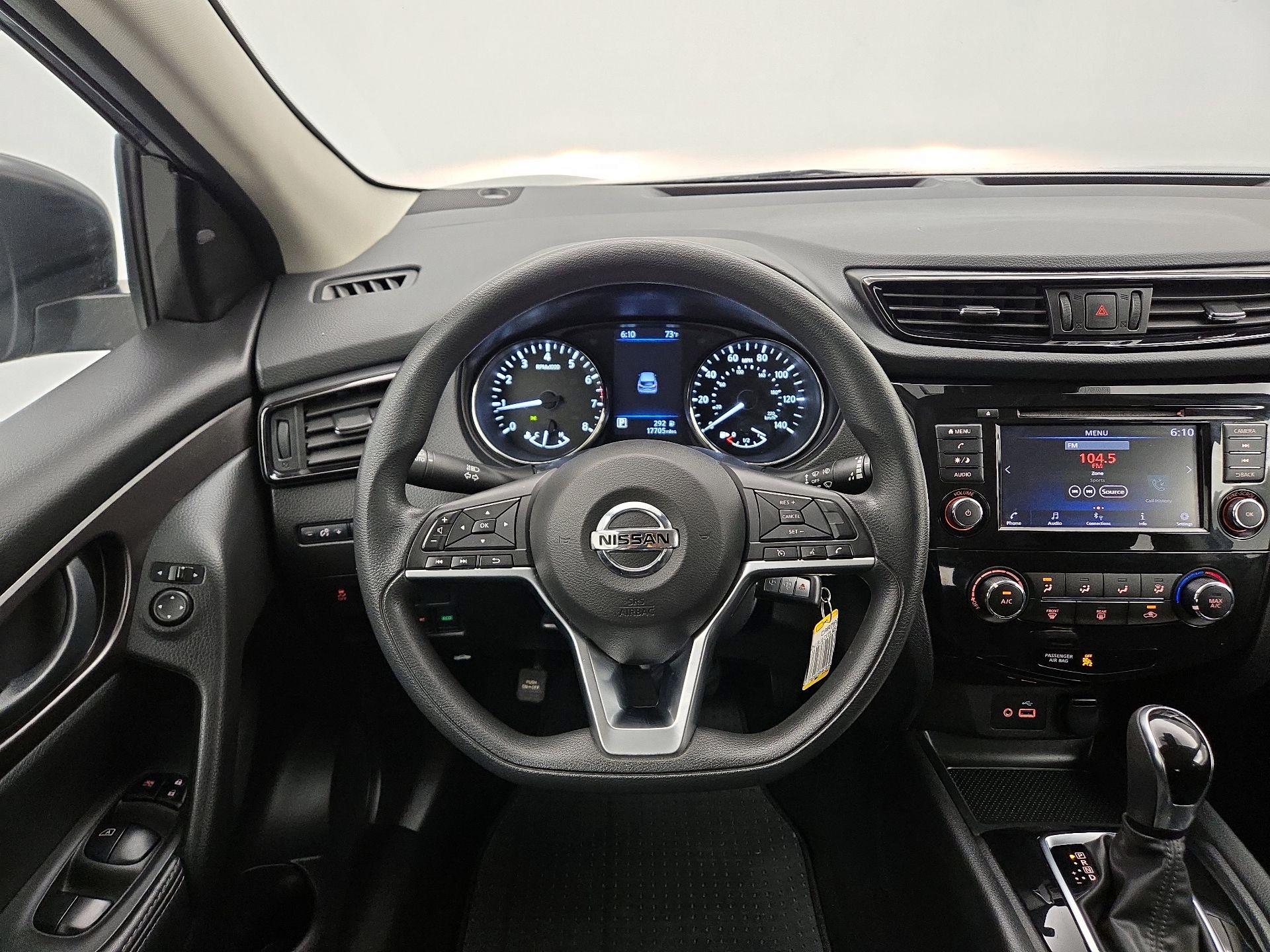 Thumbnail: 2020 Nissan Rogue Sport - 10