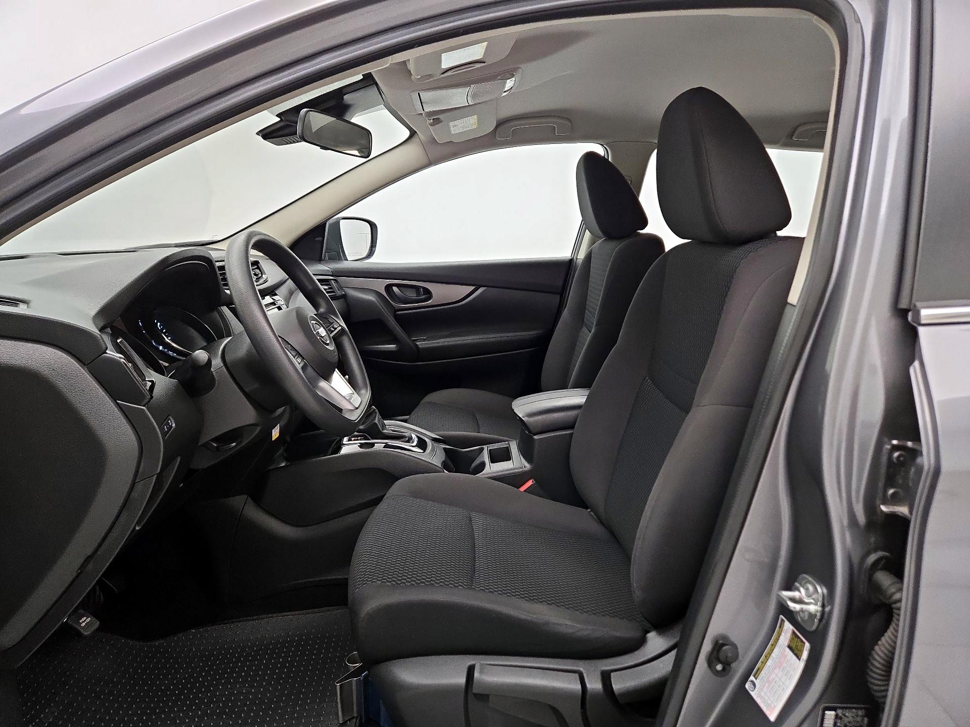 Thumbnail: 2020 Nissan Rogue Sport - 11
