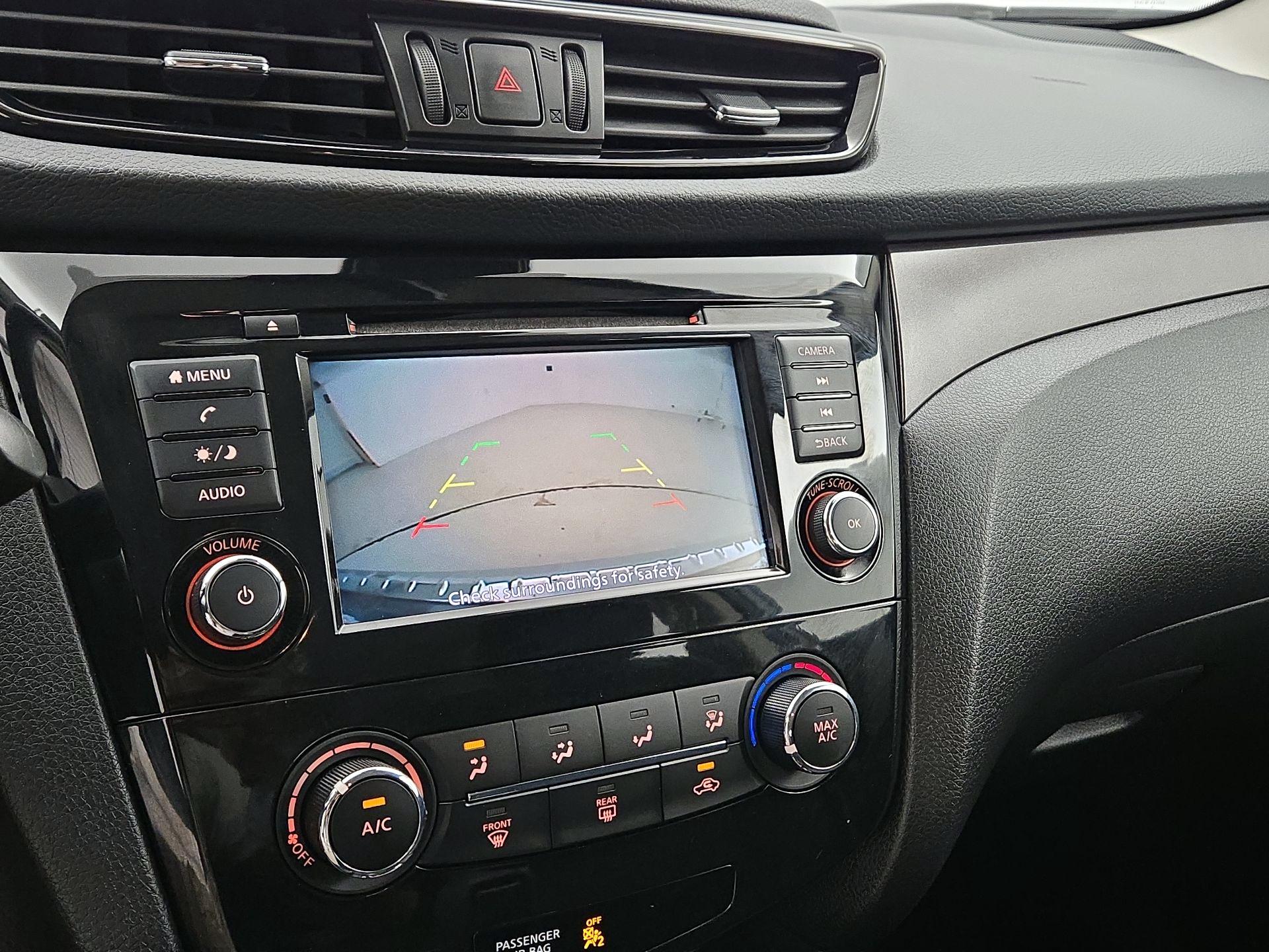 Thumbnail: 2020 Nissan Rogue Sport - 14