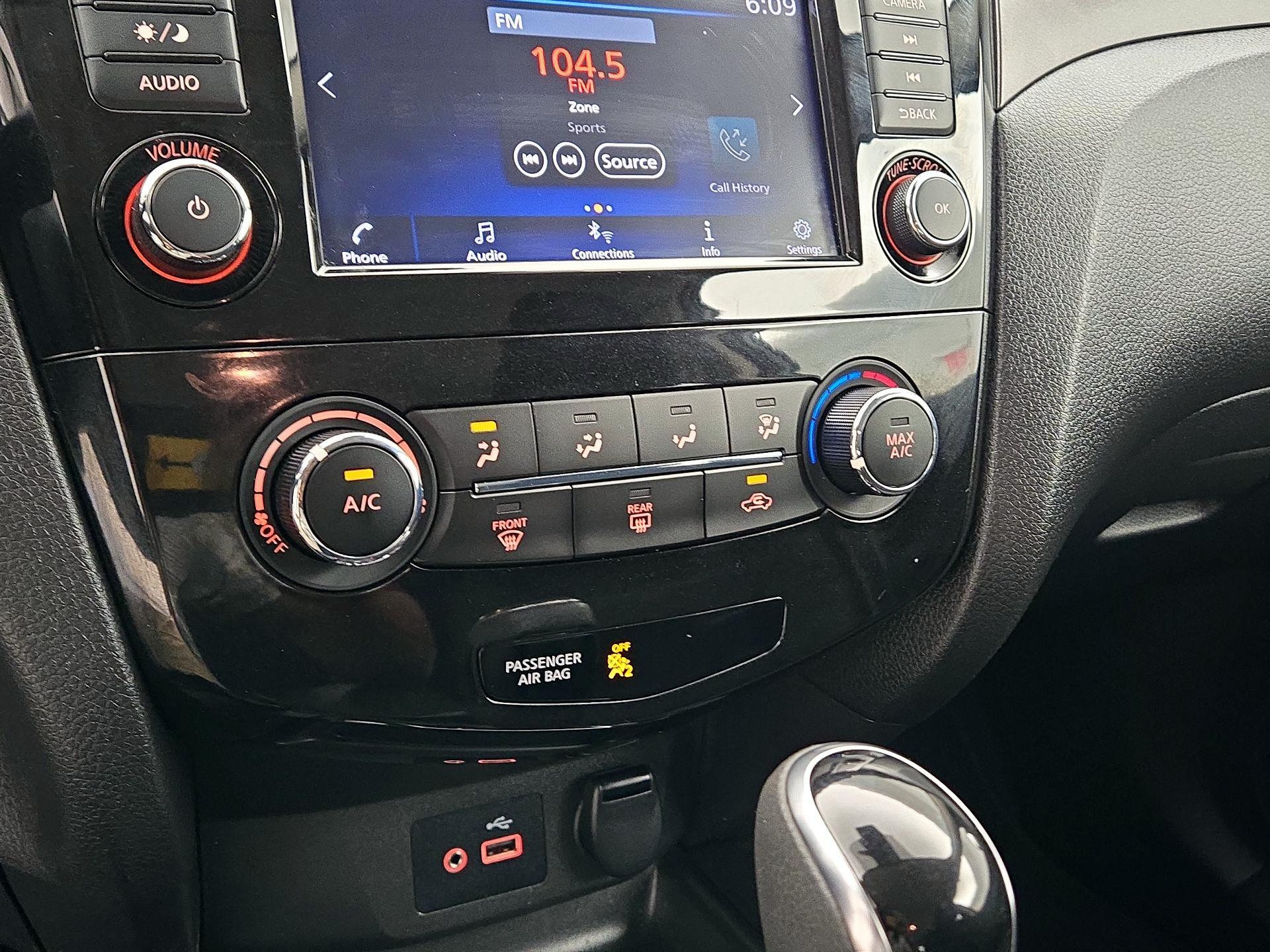 Thumbnail: 2020 Nissan Rogue Sport - 16
