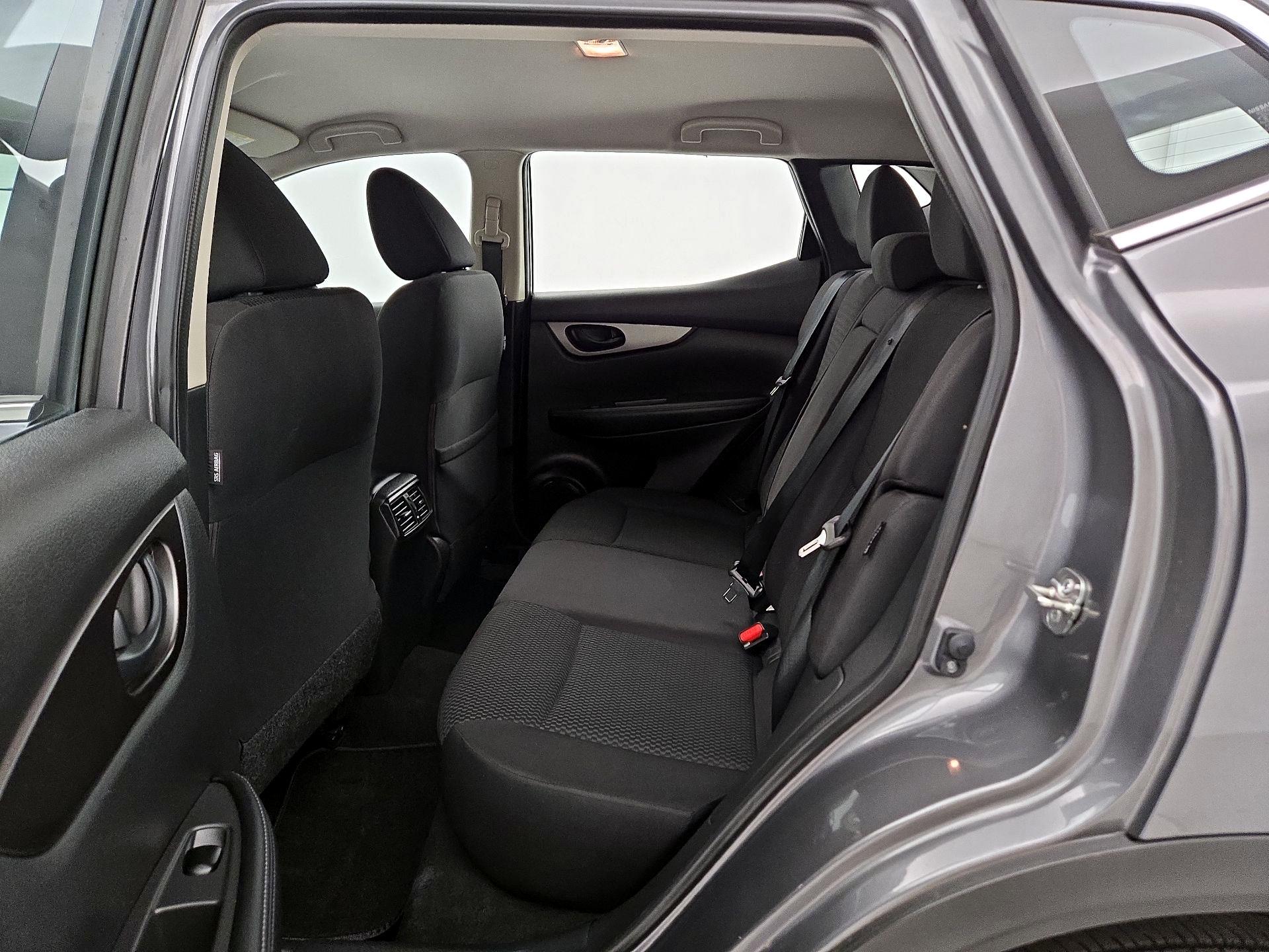Thumbnail: 2020 Nissan Rogue Sport - 19