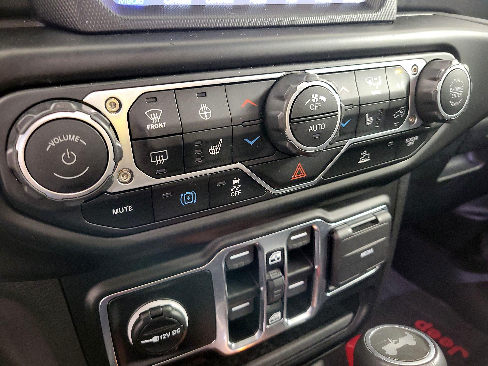 Thumbnail: 2023 Jeep Wrangler - 17