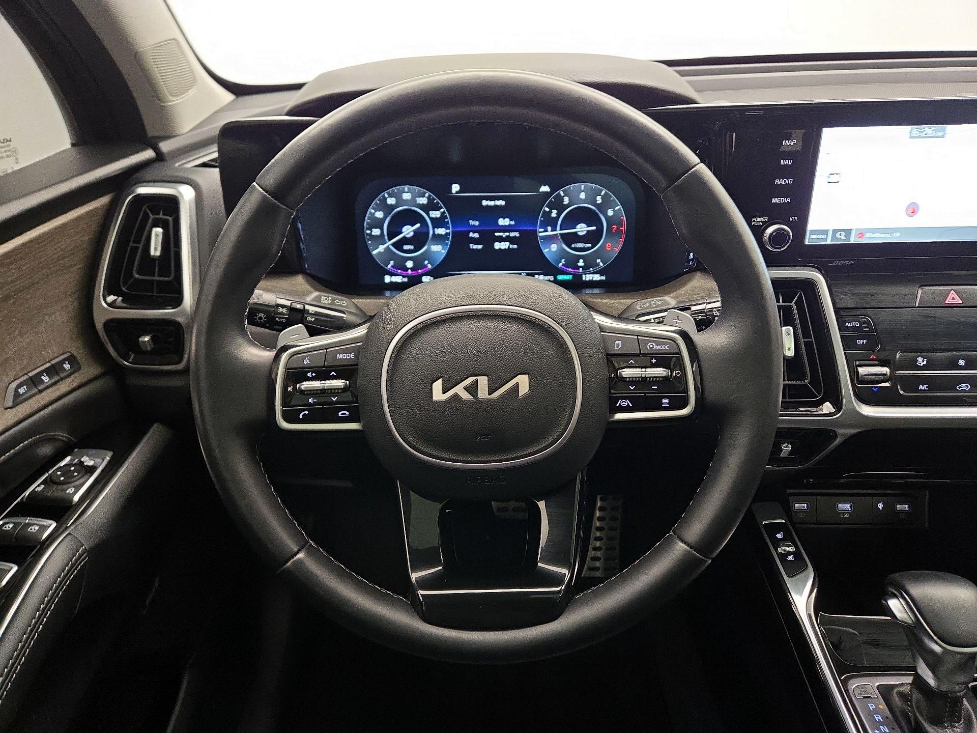 Thumbnail: 2023 Kia Sorento - 10