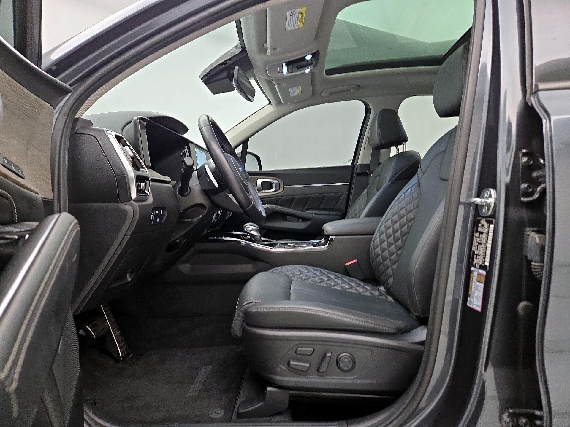 Thumbnail: 2023 Kia Sorento - 11