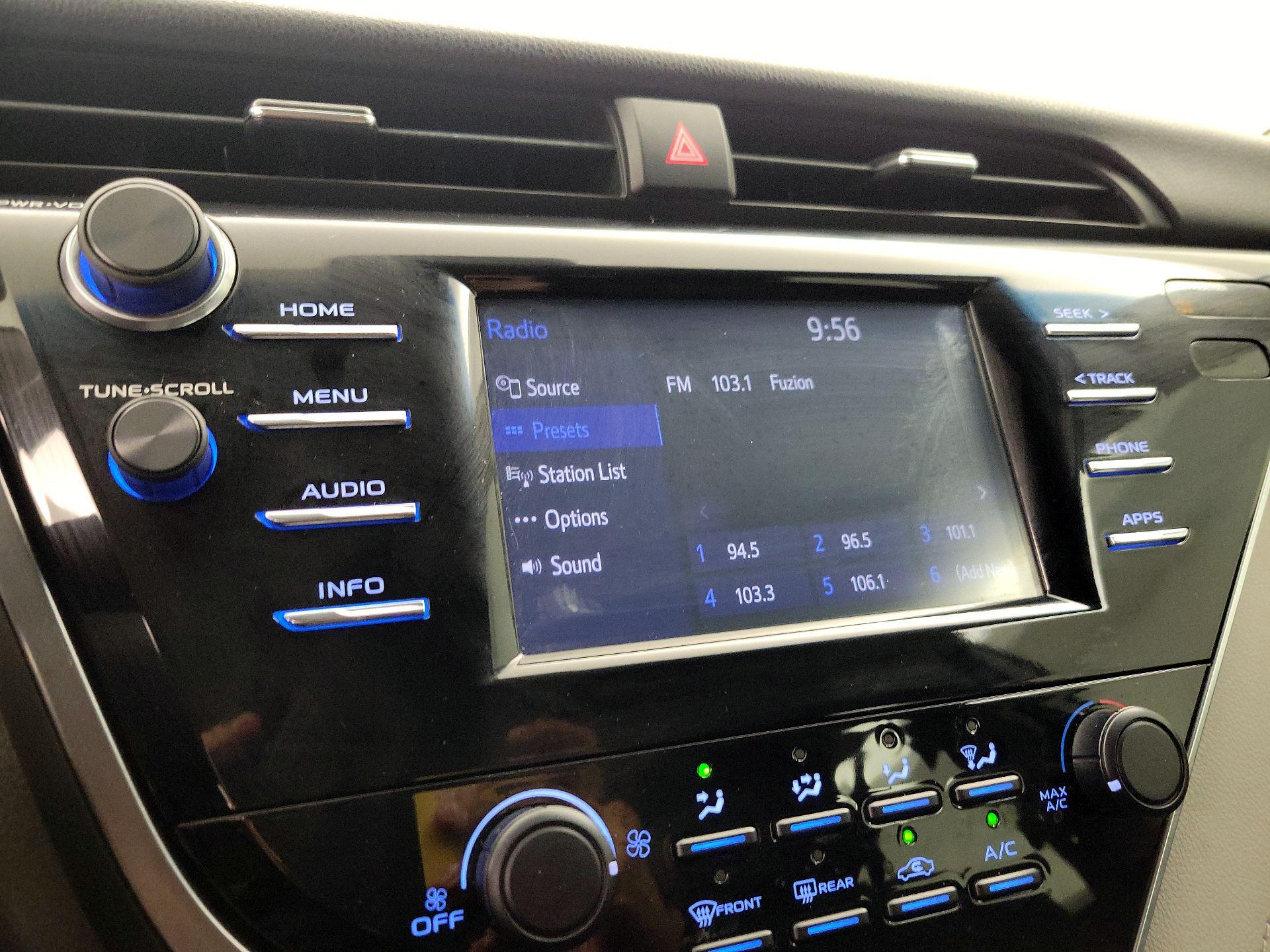 Thumbnail: 2018 Toyota Camry - 15