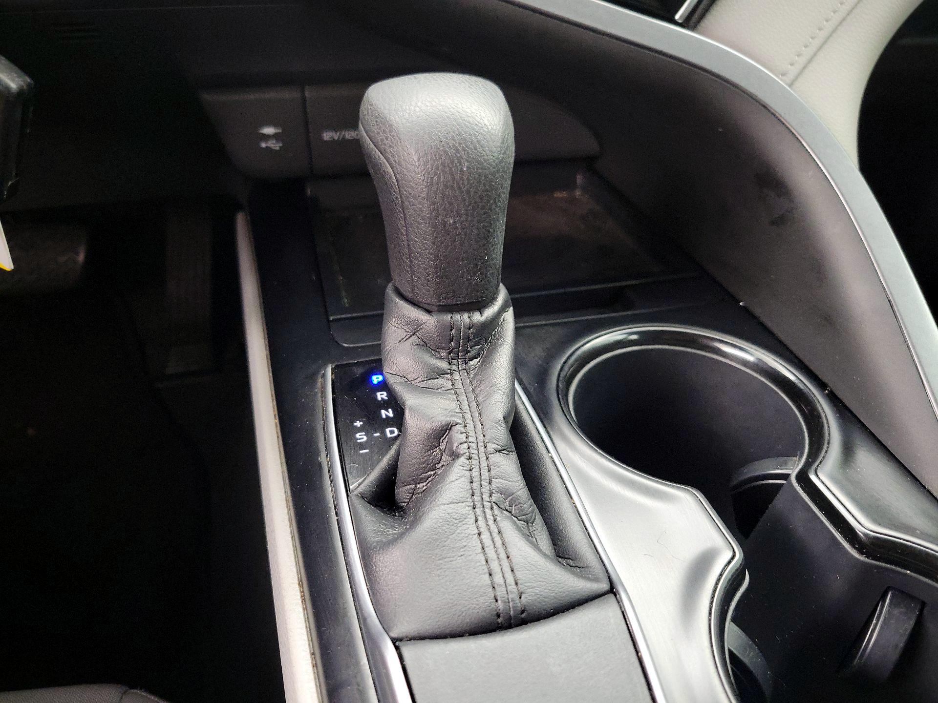 Thumbnail: 2018 Toyota Camry - 17