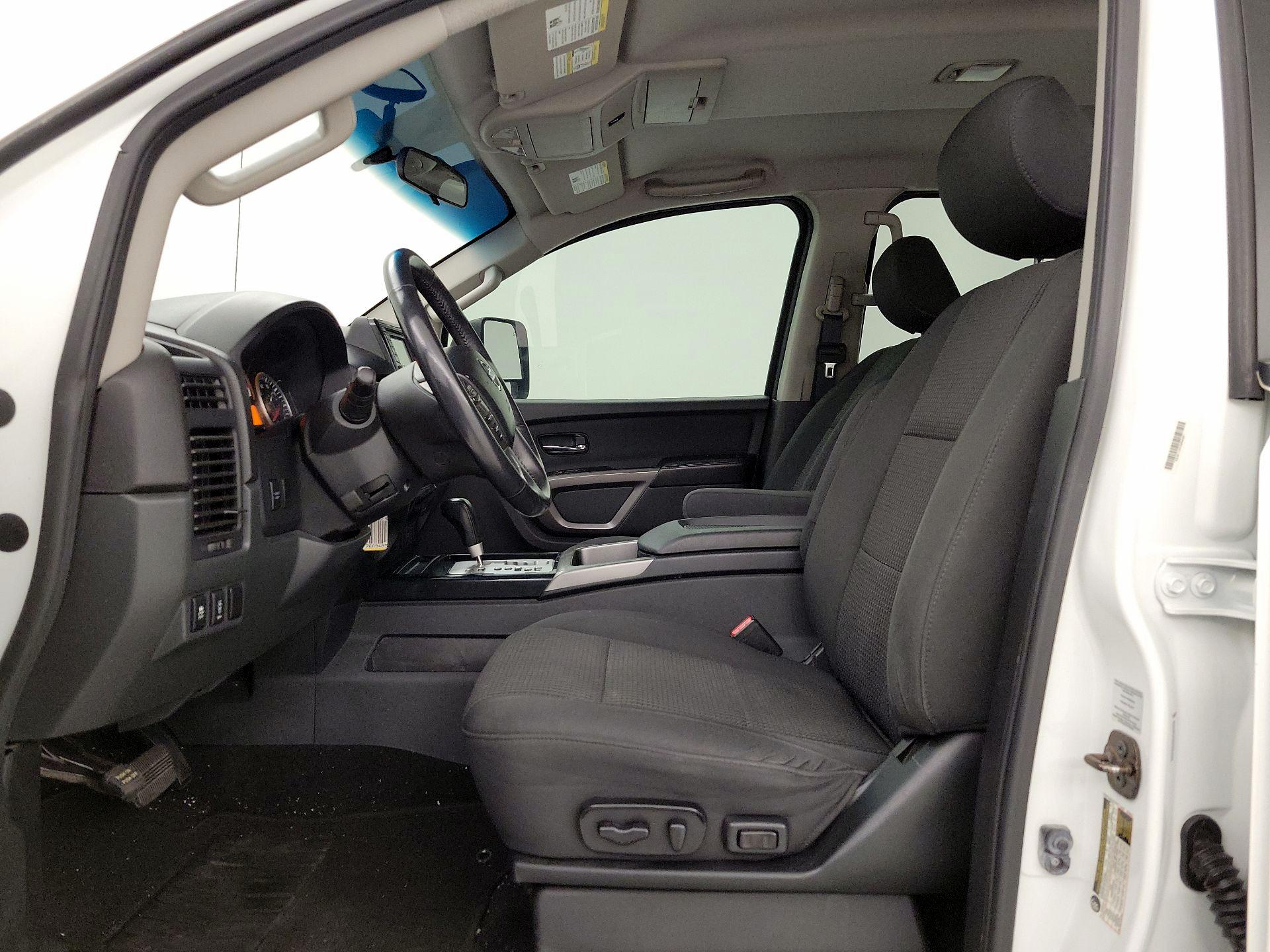 Thumbnail: 2015 Nissan Titan - 11