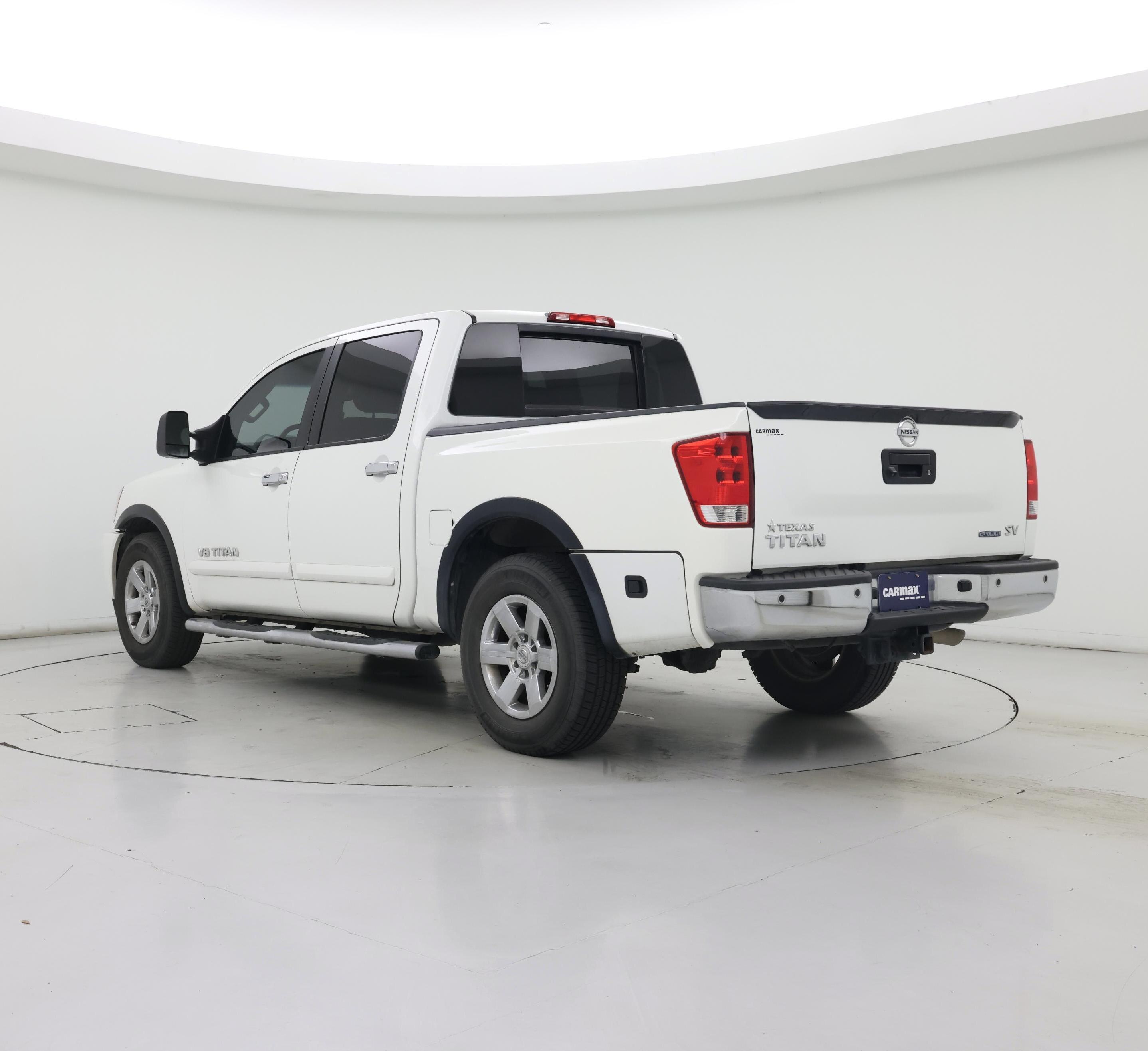 Thumbnail: 2015 Nissan Titan - 2