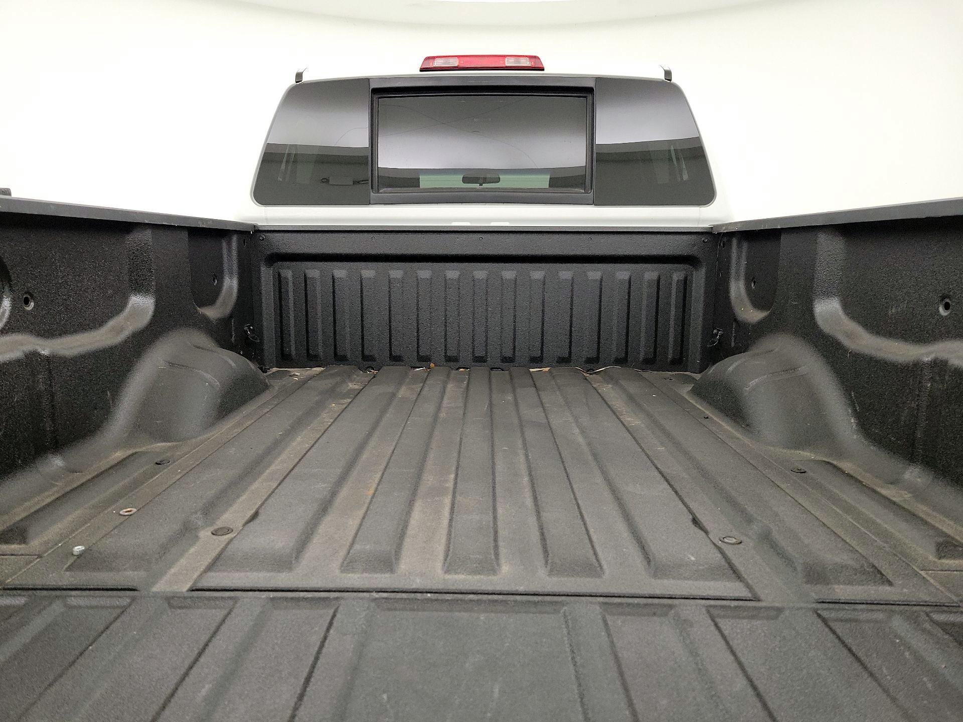 Thumbnail: 2015 Nissan Titan - 19