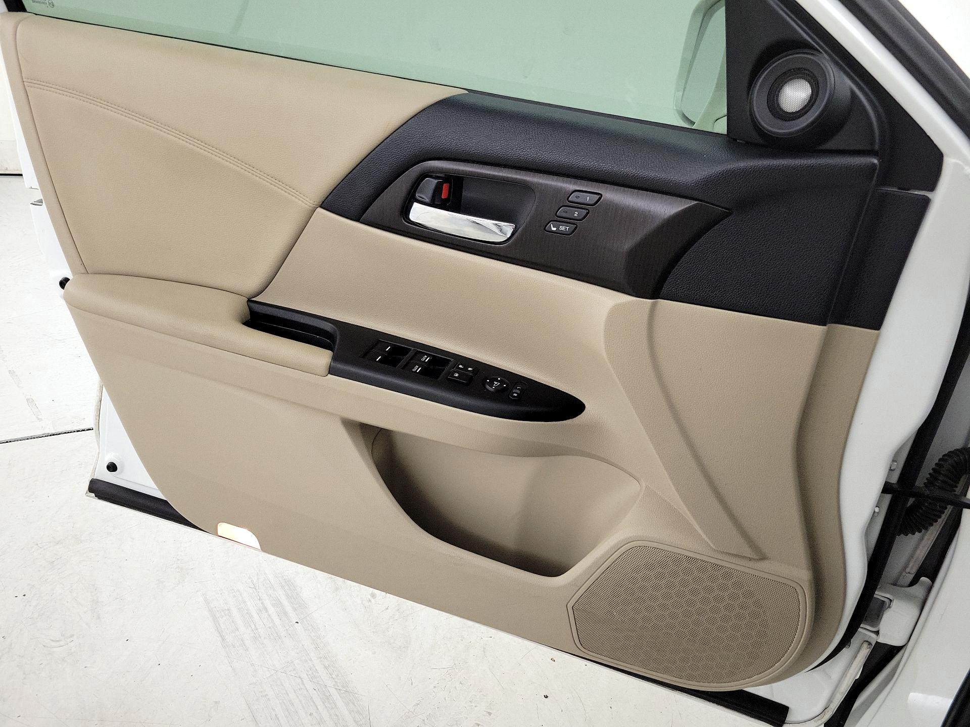Thumbnail: 2013 Honda Accord - 12