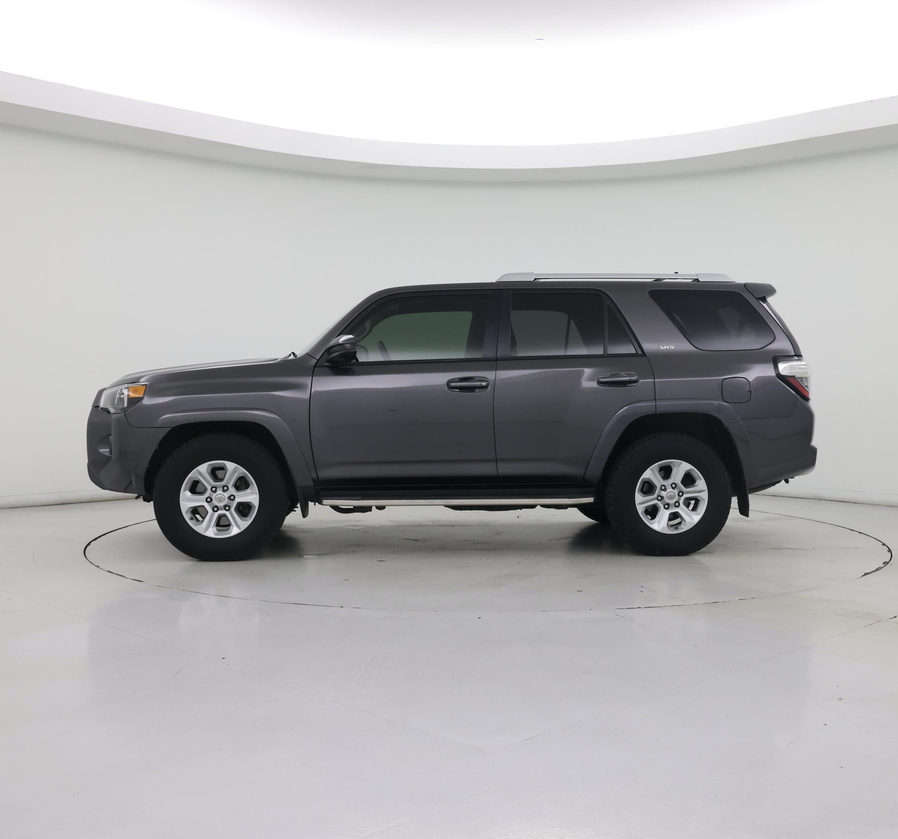Thumbnail: 2017 Toyota 4Runner - 3