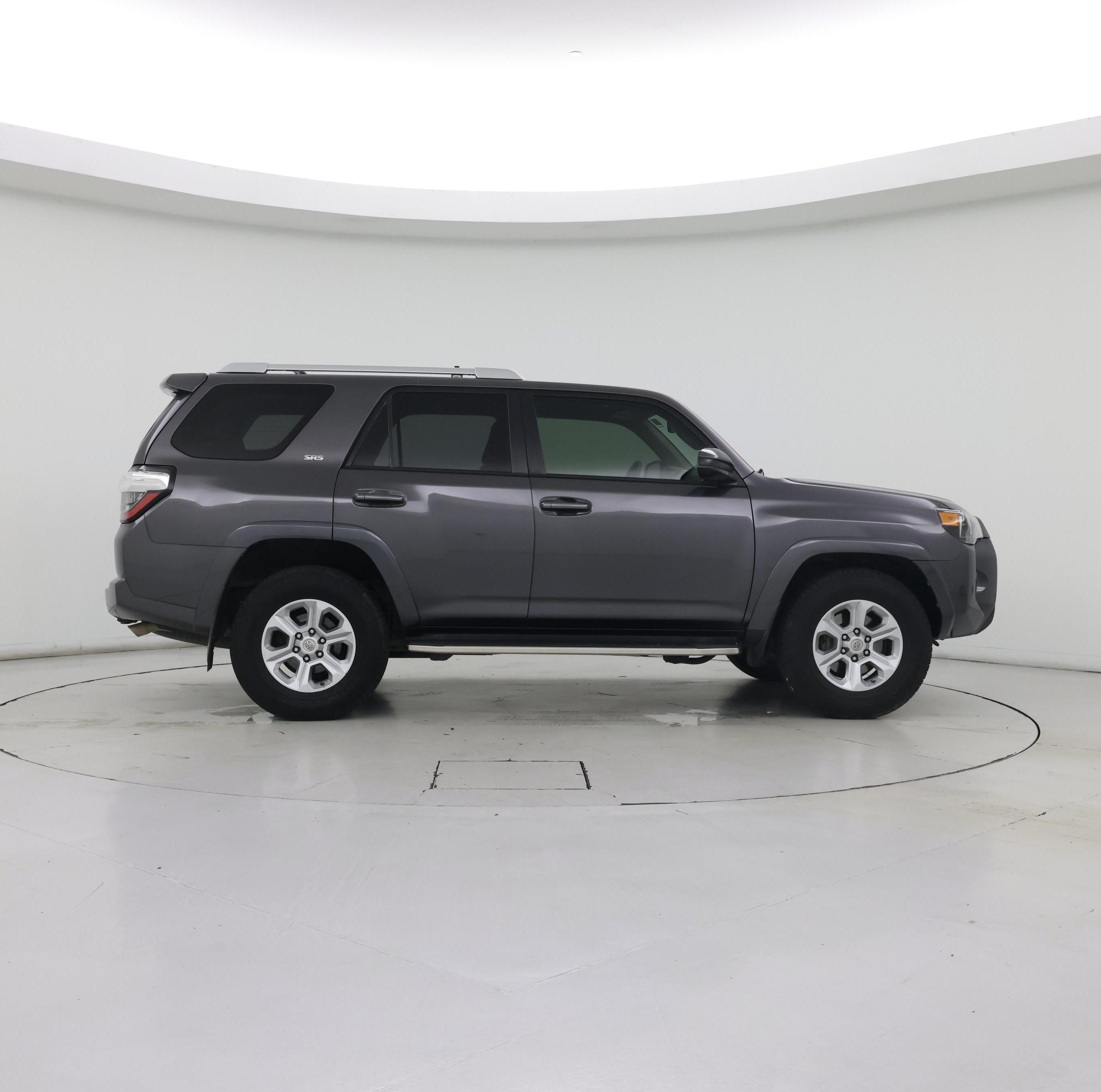 Thumbnail: 2017 Toyota 4Runner - 7